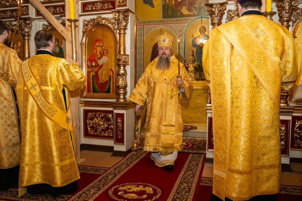 В канун престольного праздника митрополит Серафим совершил всенощное бдение в нашем храме