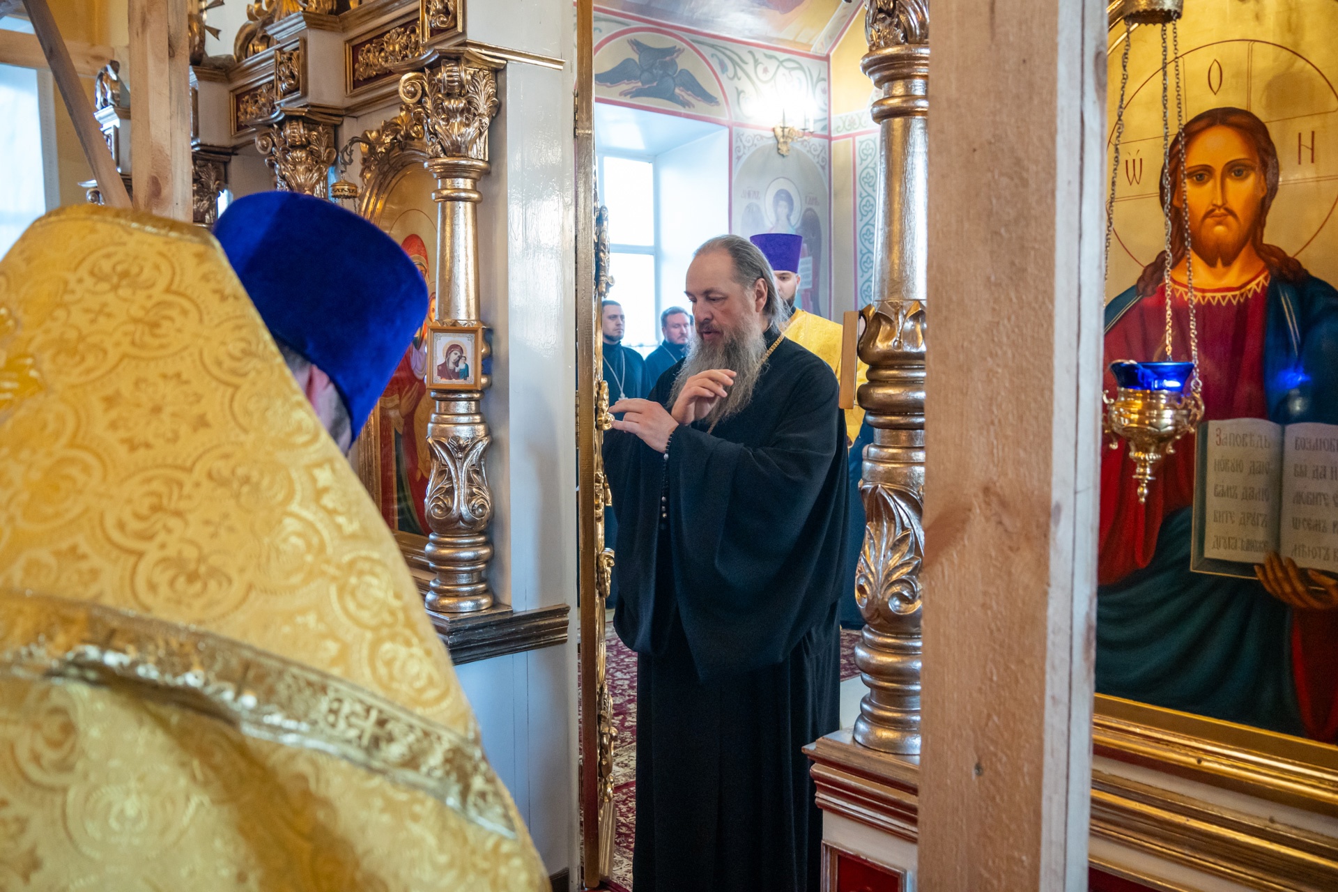 Митрополит Серафим совершил чин Пассии в нашем храме   