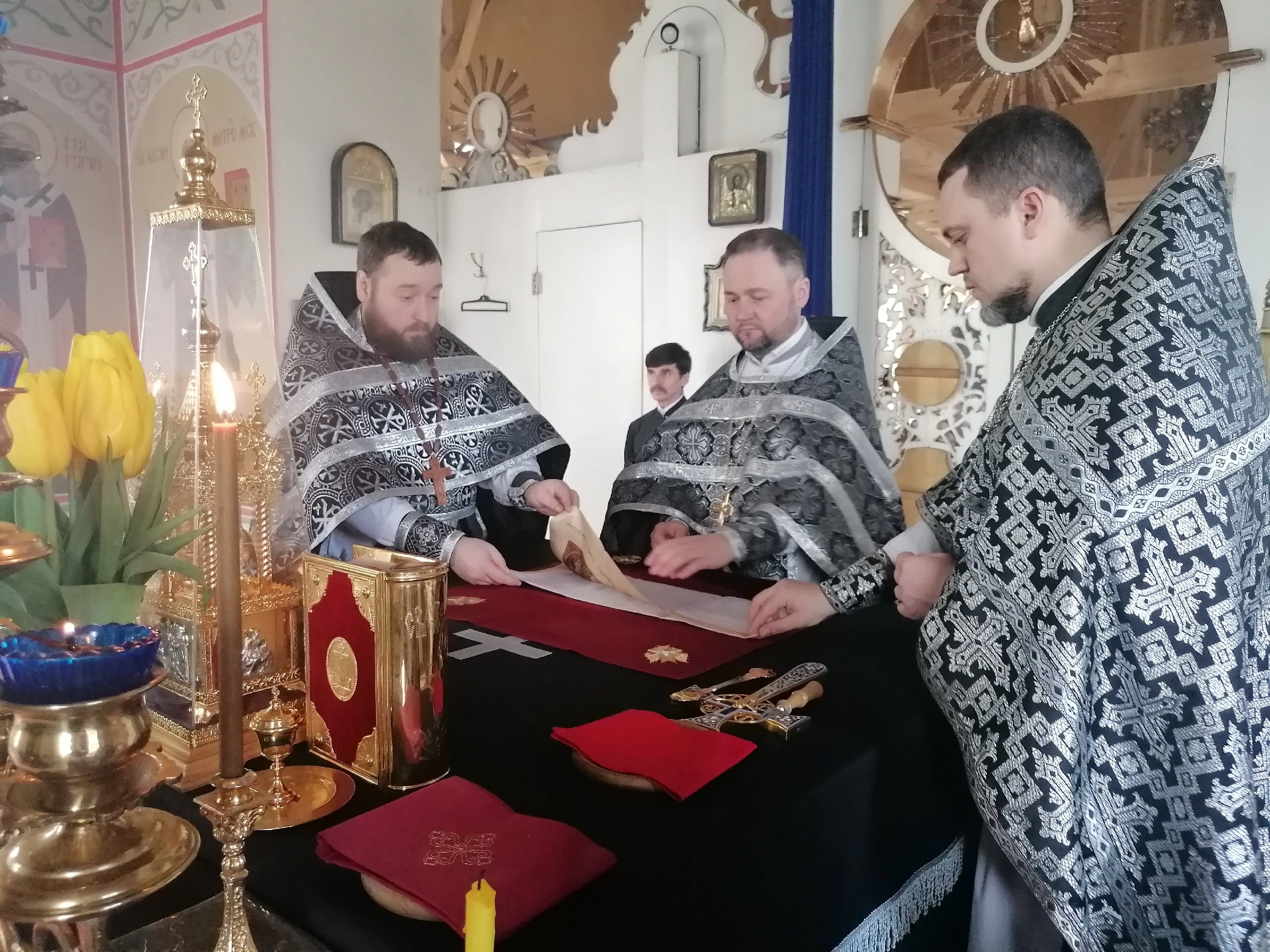 Протоиерей Александр Филиппов совершил Божественную Литургию Преждеосвященных Даров