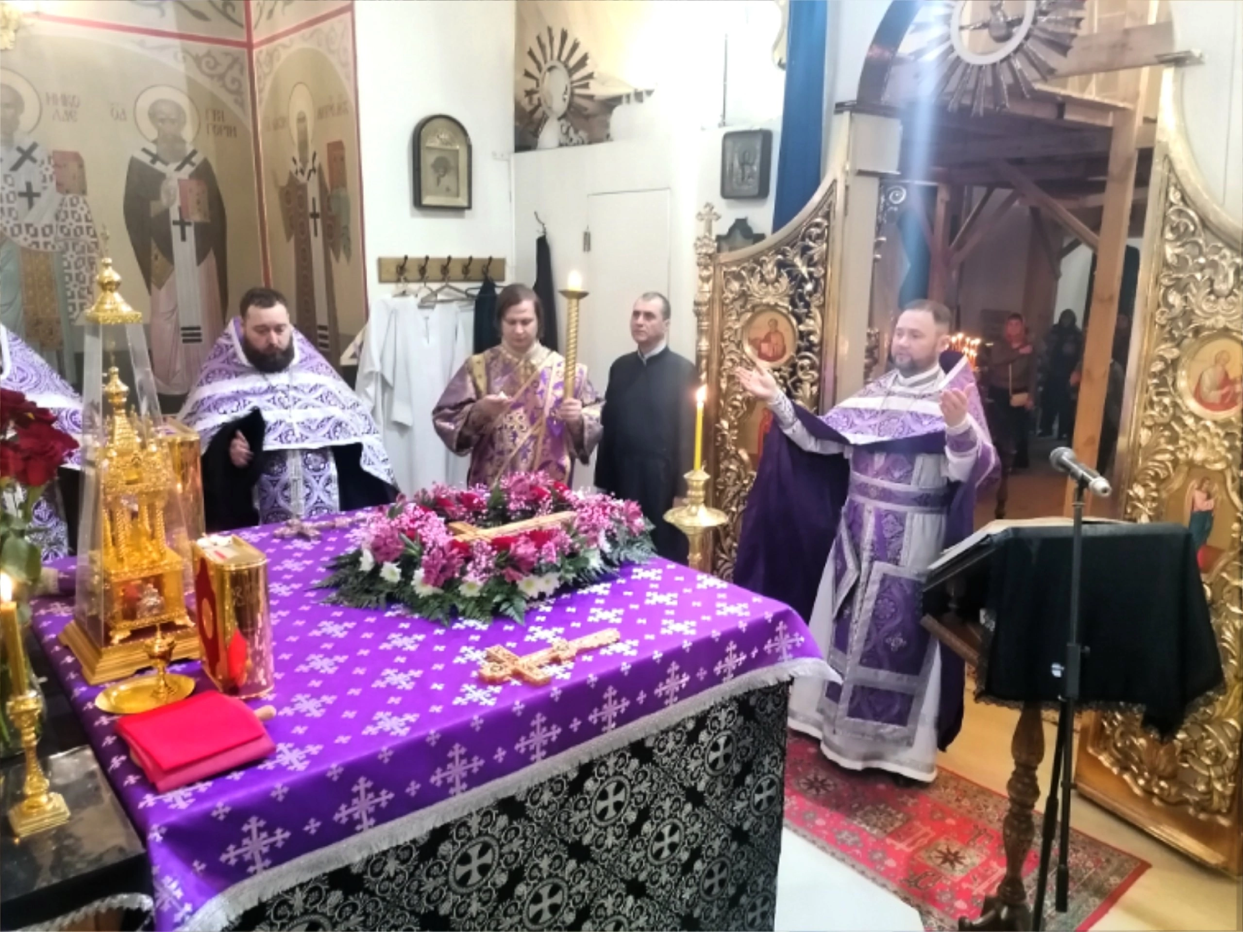 Всенощное бдение в канун Крестопоклонной Недели Великого поста