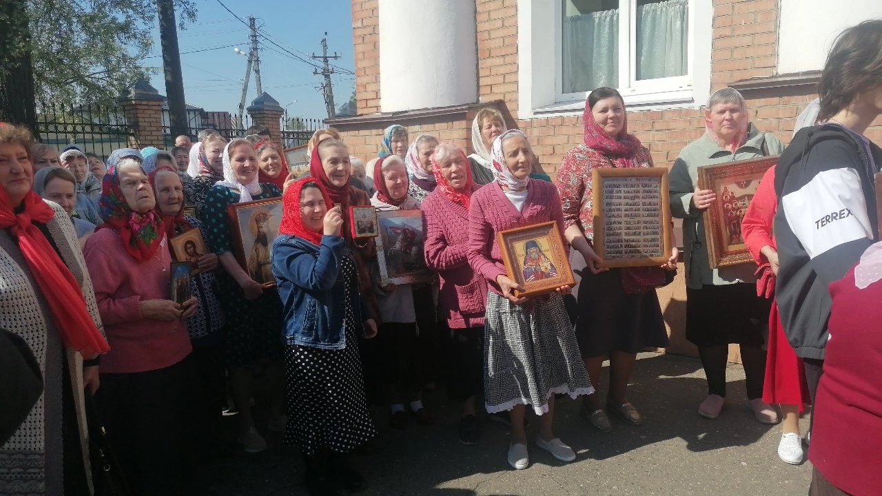 В пятницу Светлой седмицы иерей Владимир Журавлев совершил Божественную литургию