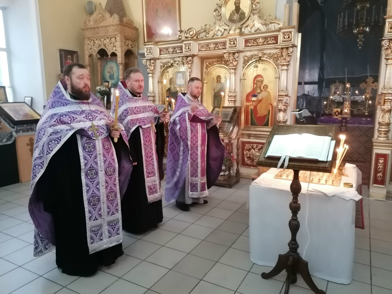 Вечернее богослужение в канун родительской субботы