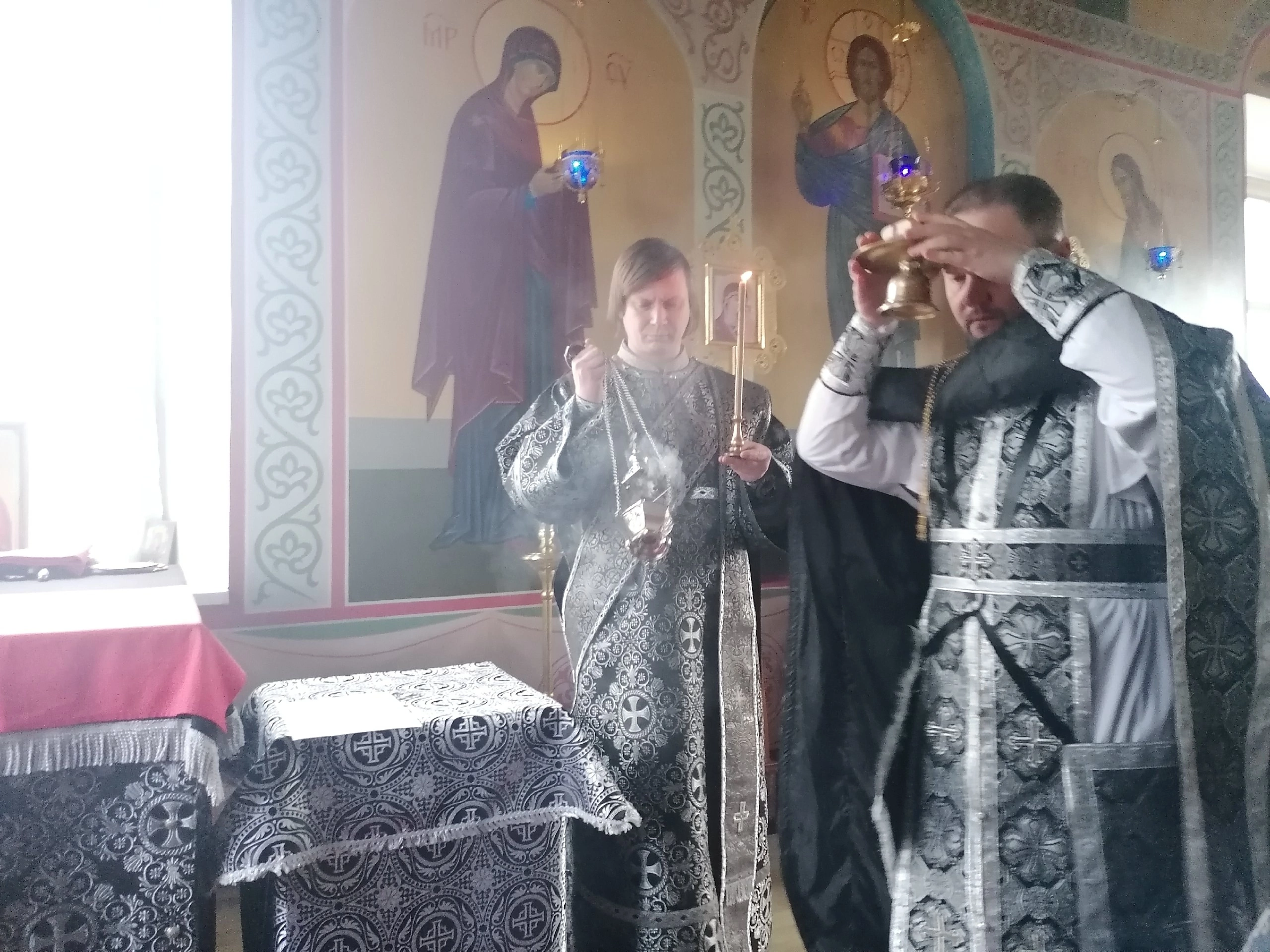 Протоиерей Александр Филиппов совершил Божественную Литургию Преждеосвященных Даров