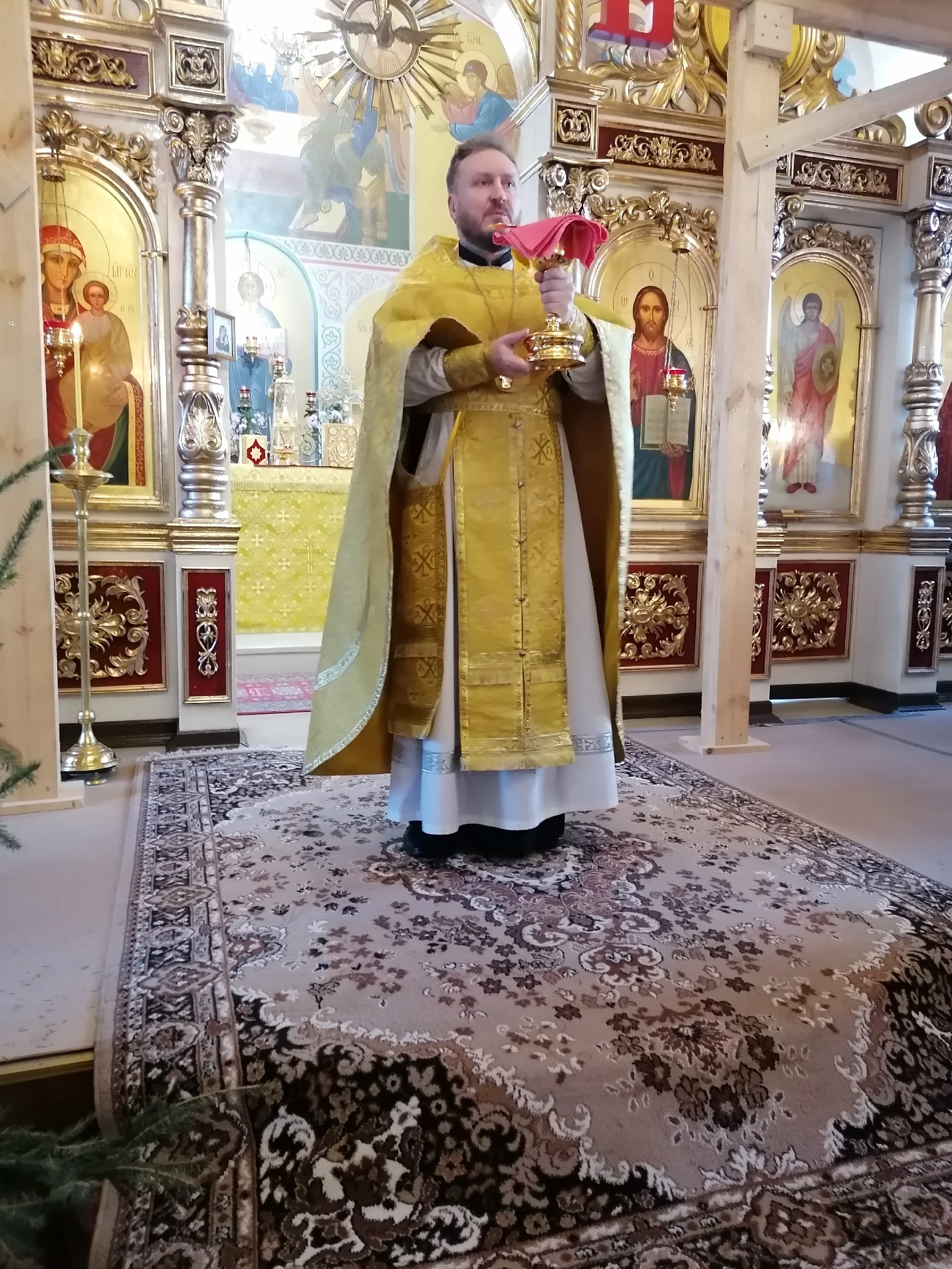 Протоиерей Александр Филиппов совершил Божественную литургию в первый день нового года