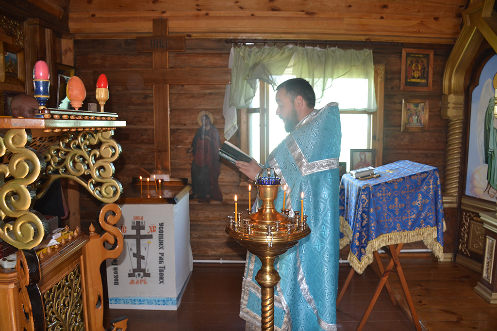 Протоиерей Антоний Шварёв совершил литургию в ИК-7