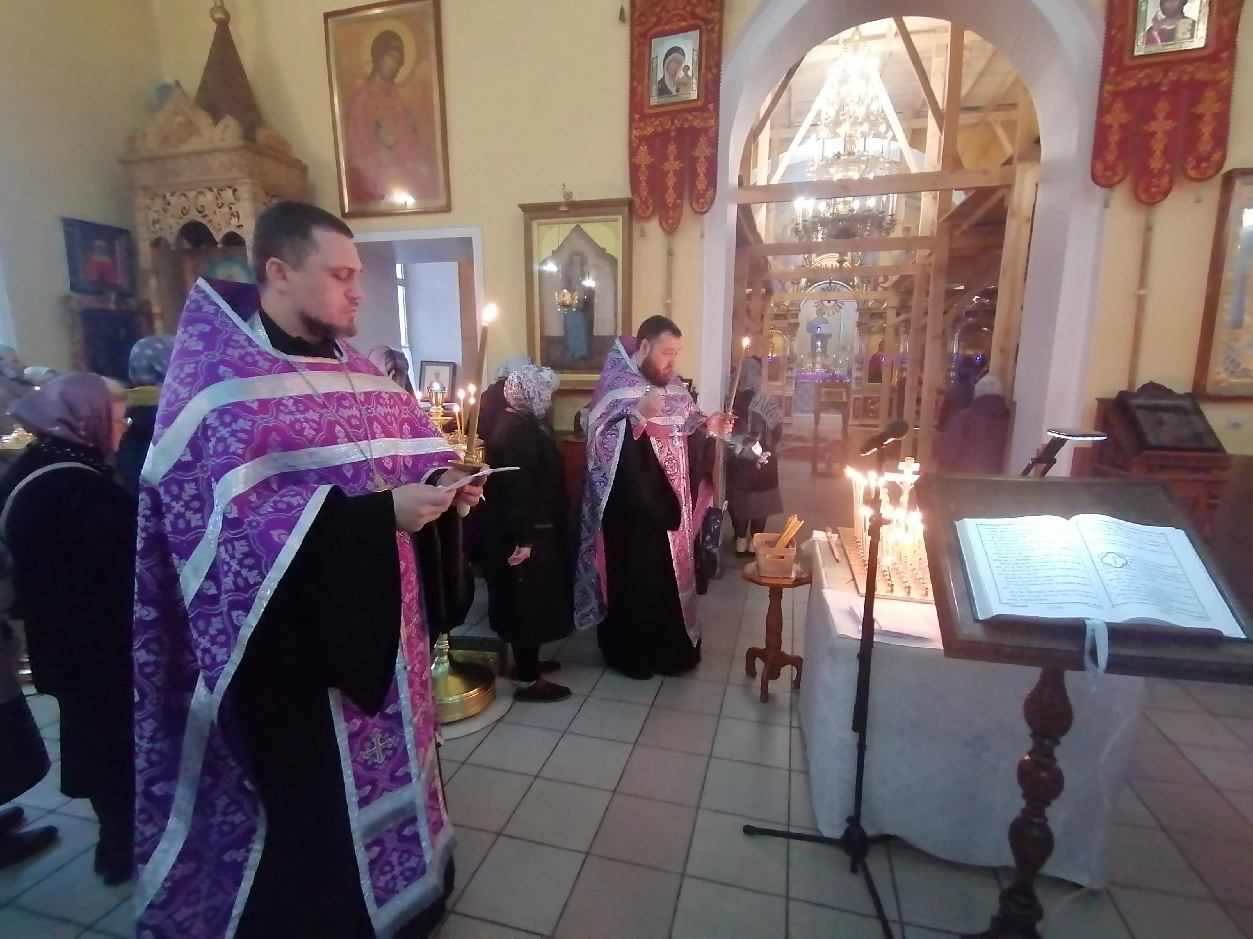 Вечернее богослужение в канун родительской субботы