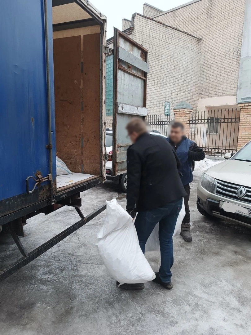 Иерей Сергий Карасёв благословил в путь волонтеров в зону СВО 