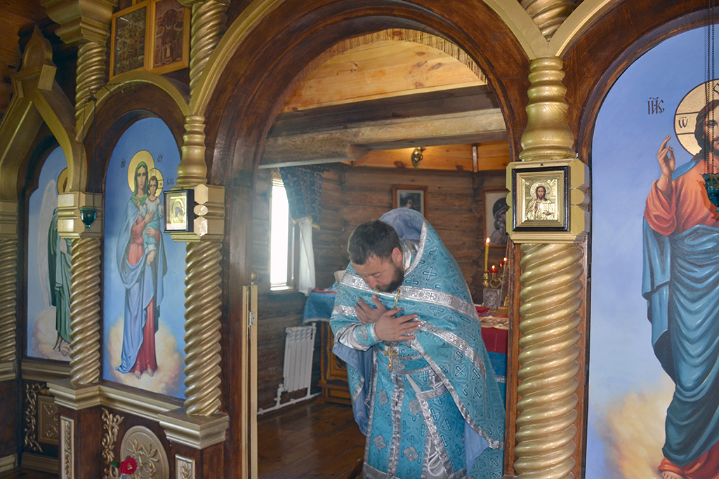 Протоиерей Антоний Шварёв совершил литургию в ИК-7