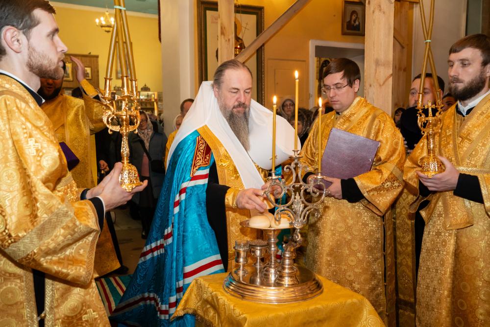 В канун престольного праздника митрополит Серафим совершил всенощное бдение в нашем храме