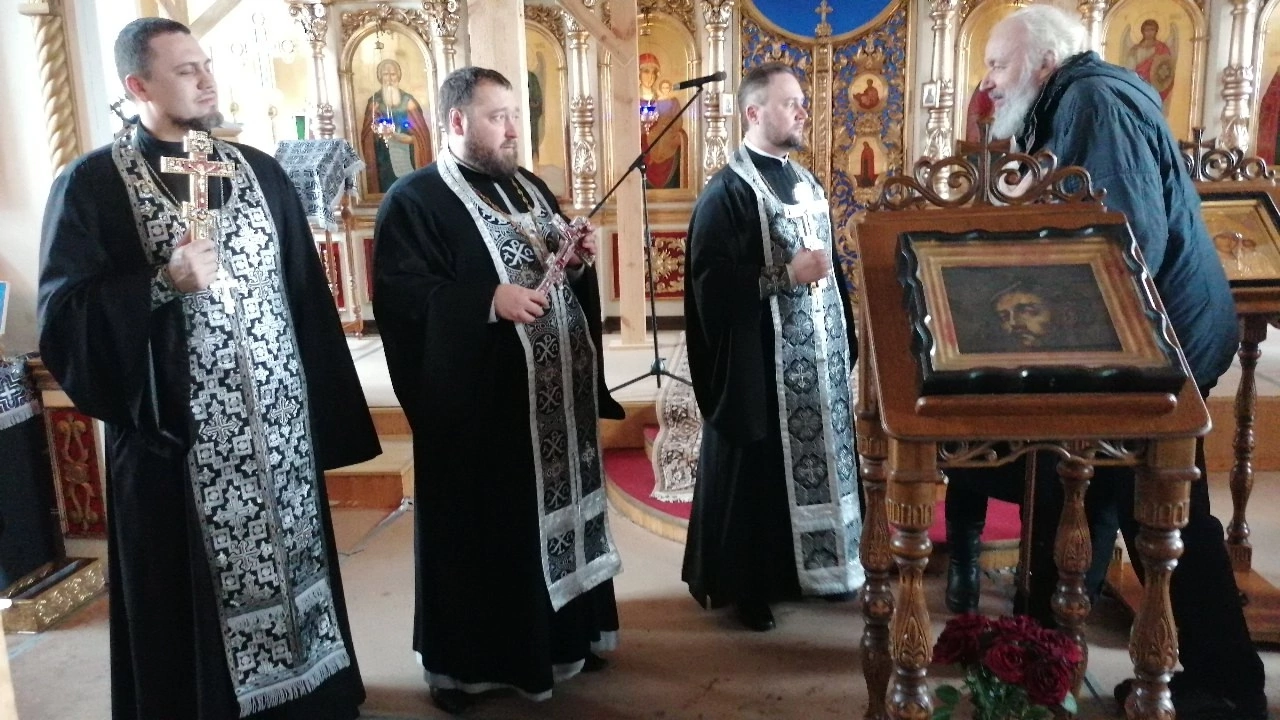 В Прощеное воскресенье протоиерей Александр Филиппов совершил вечерню с чином прощения