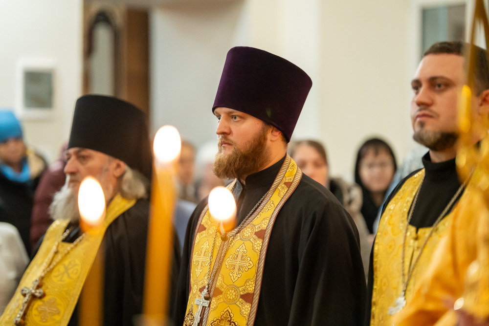 В канун престольного праздника митрополит Серафим совершил всенощное бдение в нашем храме