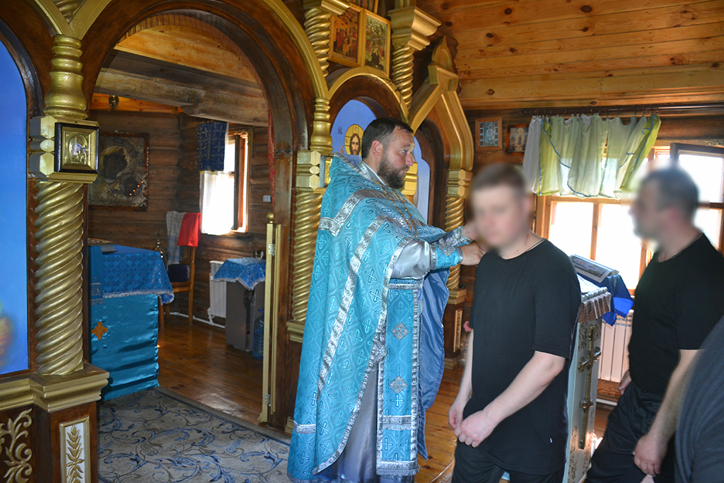 Протоиерей Антоний Шварёв совершил литургию в ИК-7