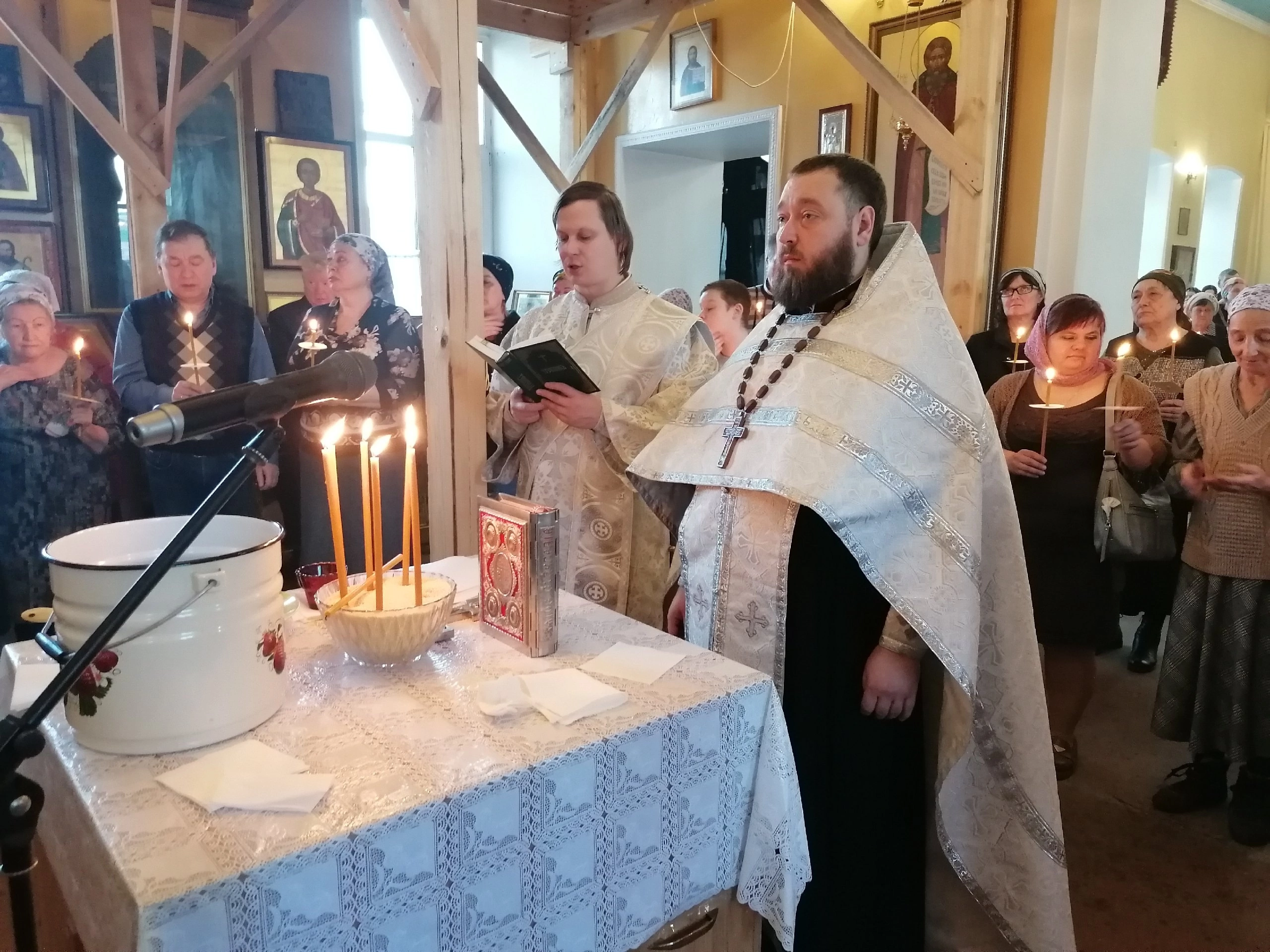 Протоиерей Александр Филиппов совершил Таинство Соборования 