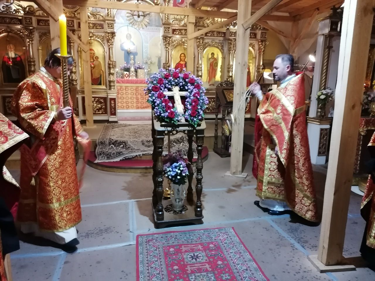 Всенощное бдение в канун празднования Воздвижения Животворящего Креста Господня