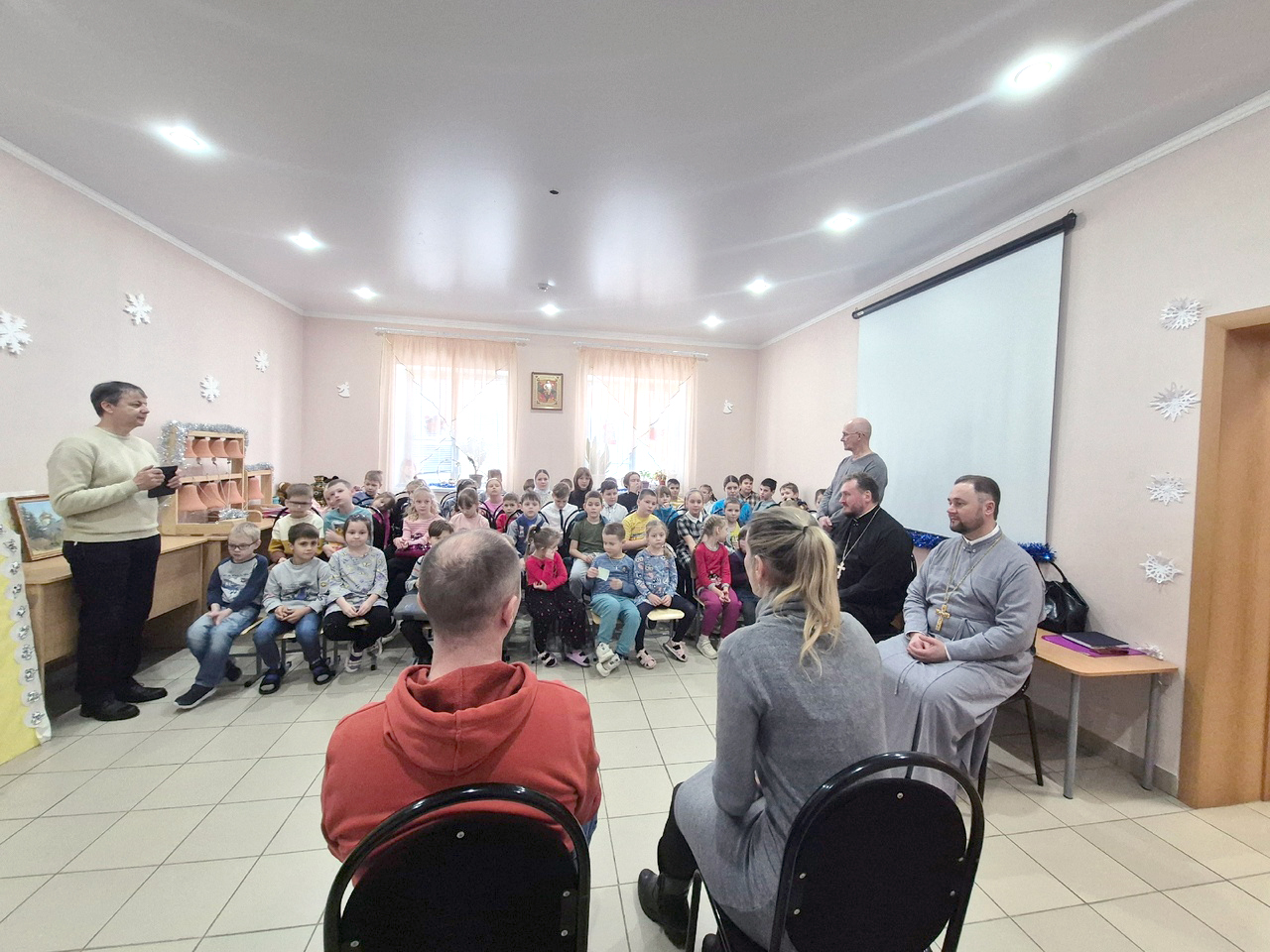 В воскресной школе Никольского храма встретились с воином – участником СВО