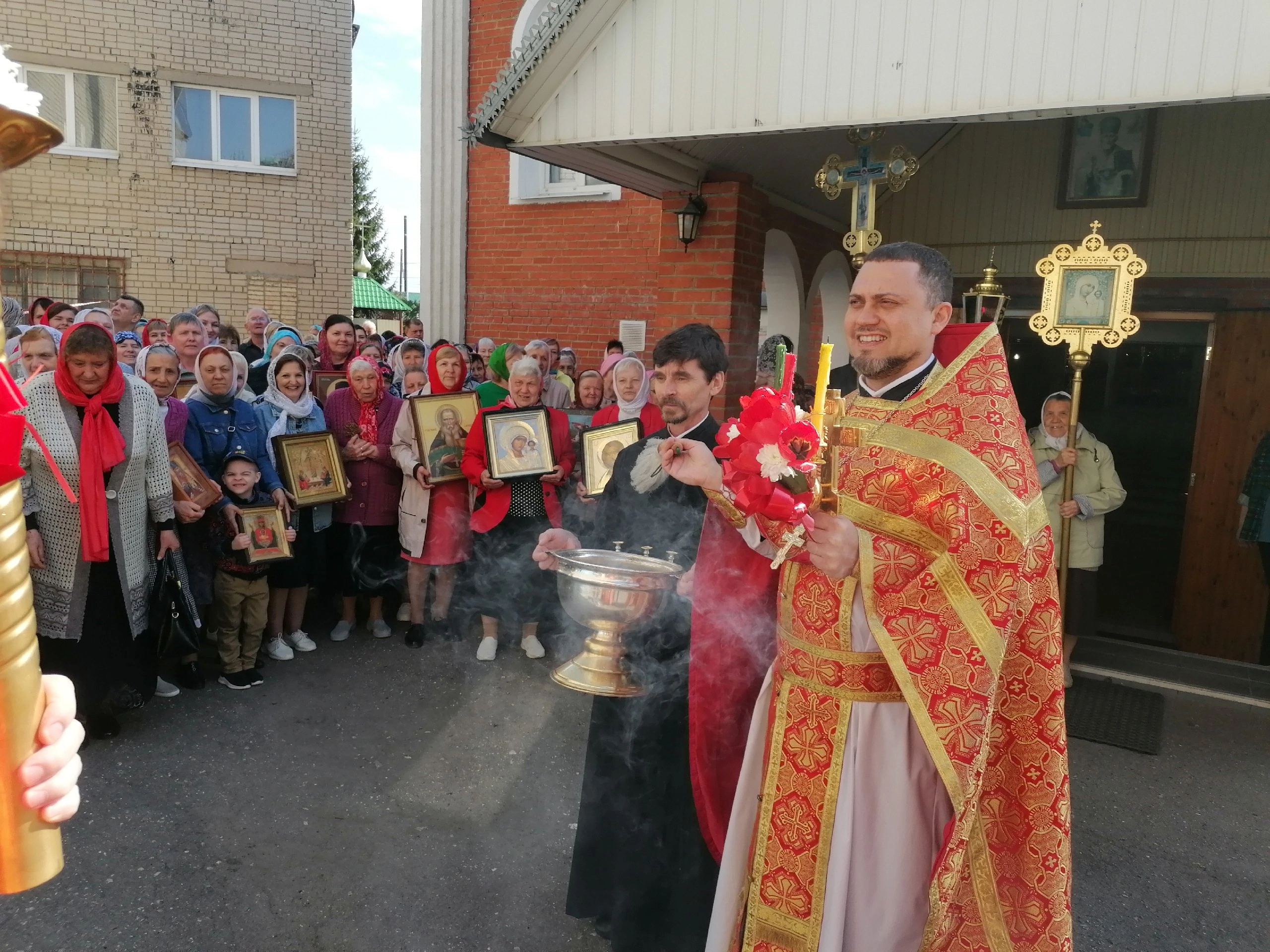 В субботу Светлой седмицы протоиерей Александр Филиппов совершил Божественную литургию