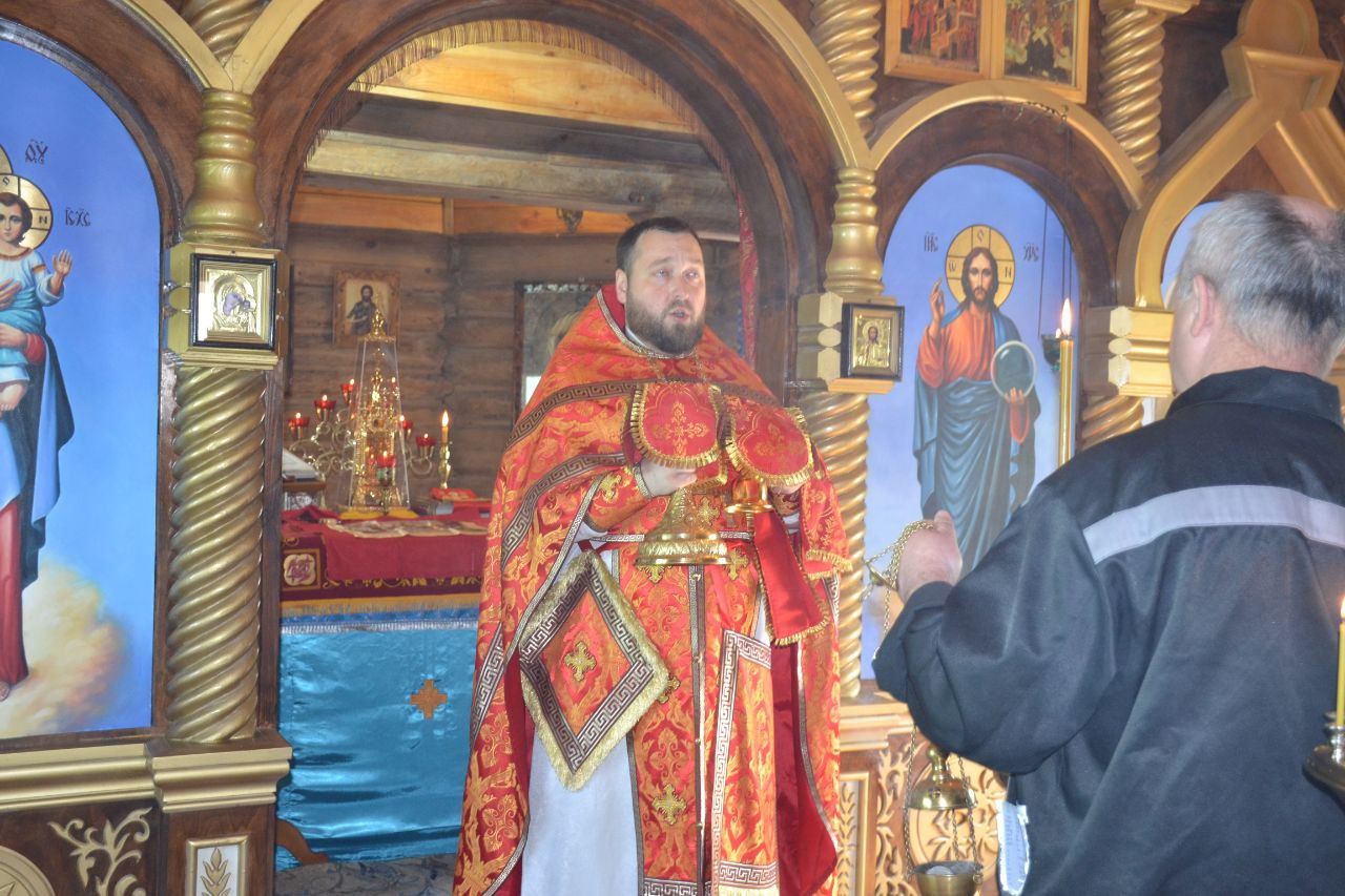 Протоиерей Антоний Шварёв совершил Божественную литургию в ИК-7