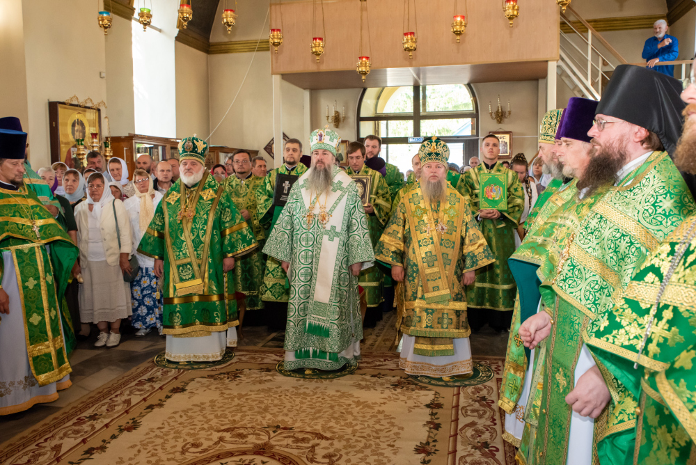 В день памяти Иоанна Оленевского протоиерей Александр Филиппов сослужил митрополиту Серафиму за  литургией в селе Соловцовка