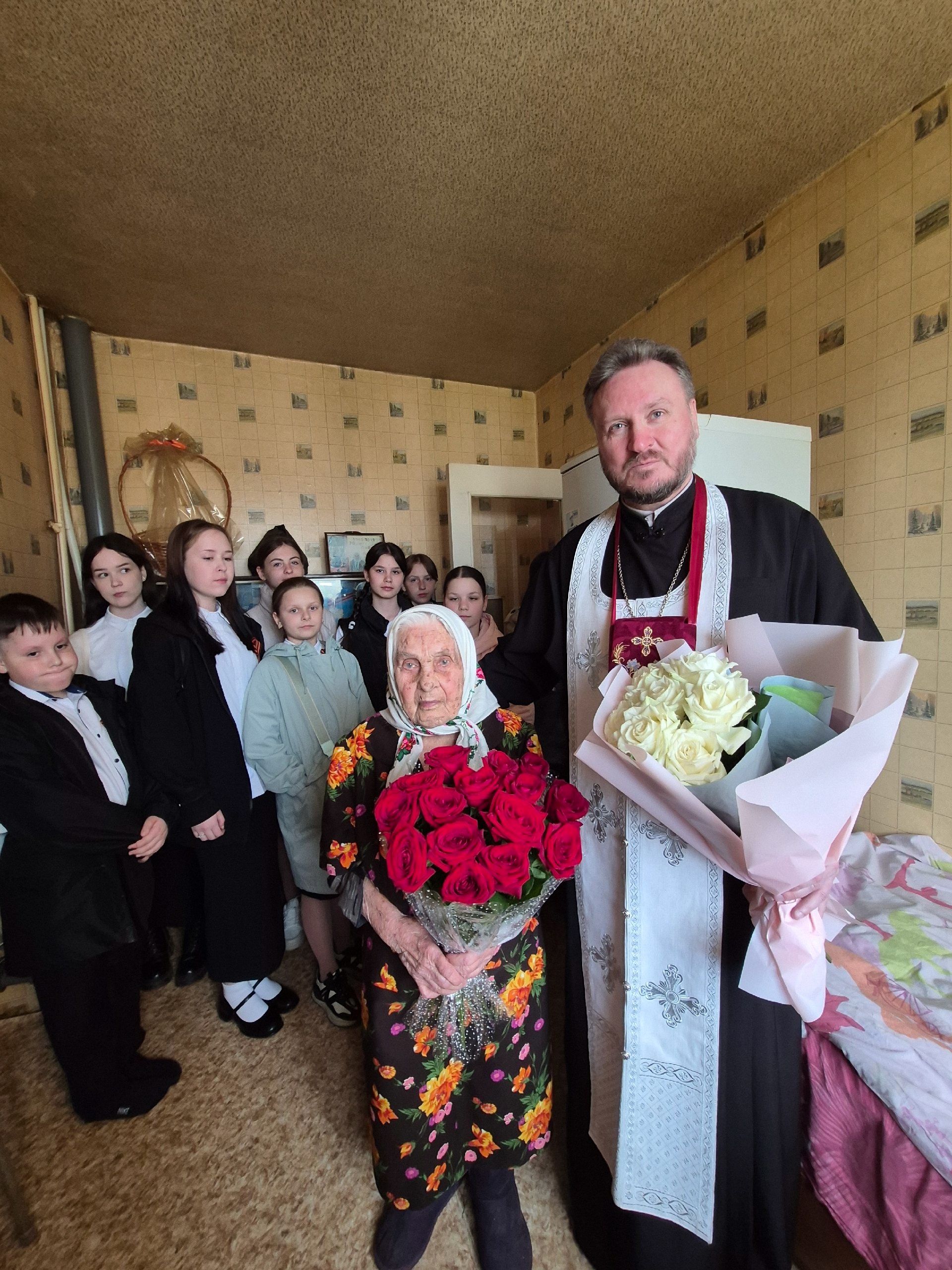 Иерей Сергий Карасёв с делегацией Никольского храма г.Пензы посетили ветерана войны