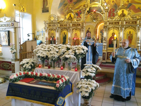 Всенощное бдение с Чином погребения Плащаницы Божией Матери