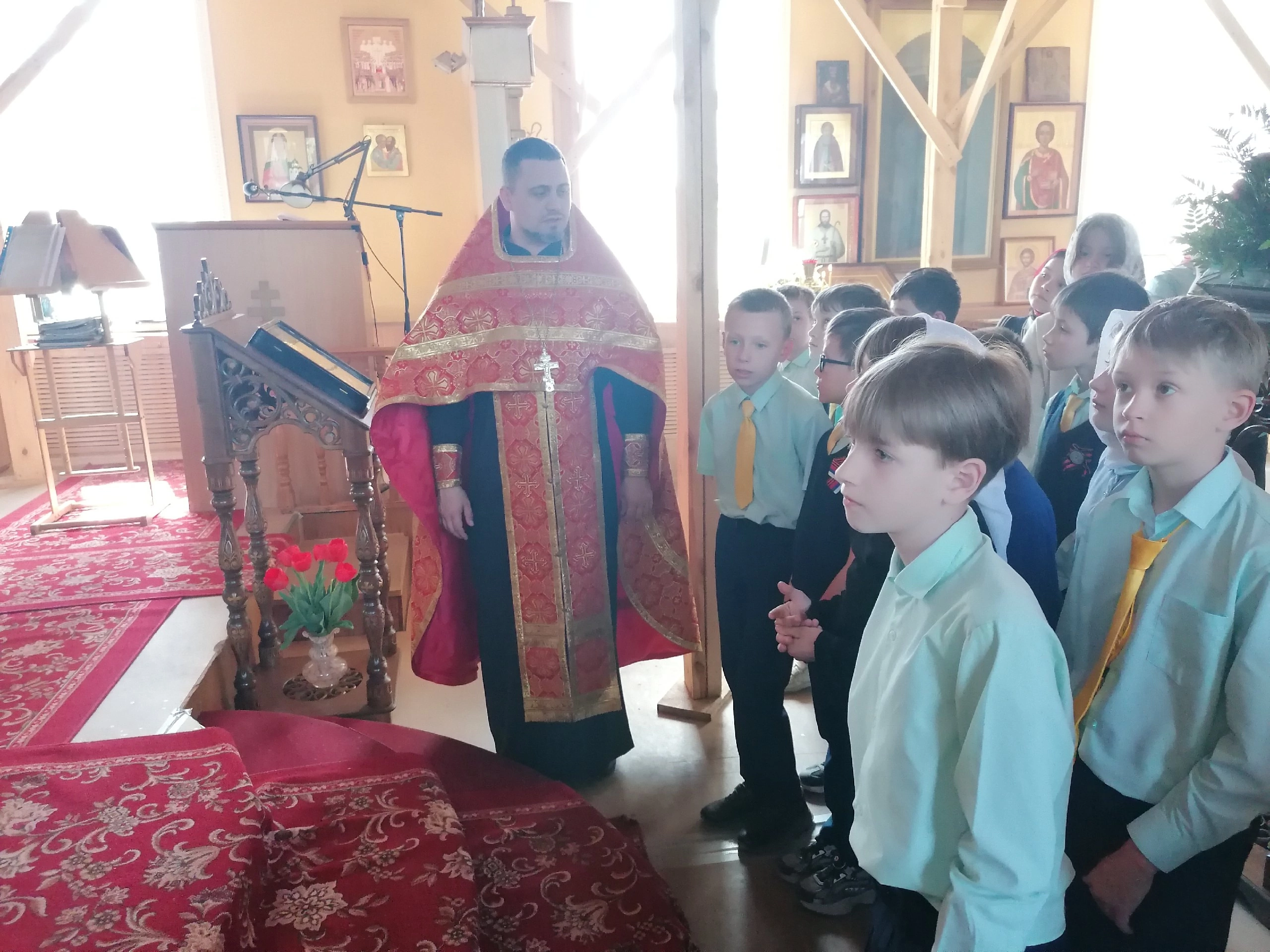 Иерей Владимир Журавлев встретился с учениками средней школы №60