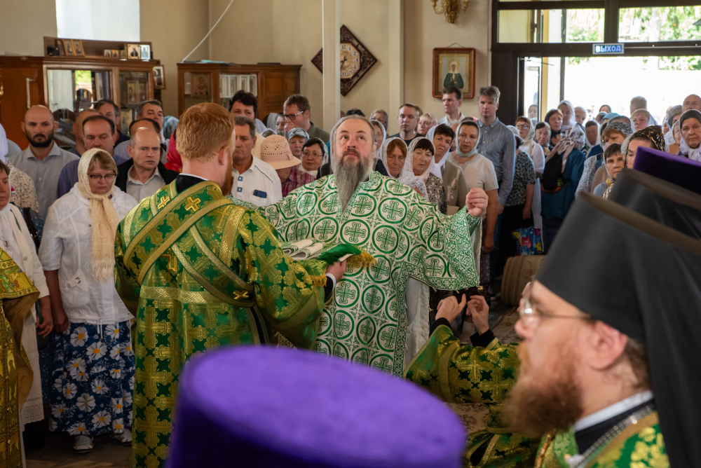 В день памяти Иоанна Оленевского протоиерей Александр Филиппов сослужил митрополиту Серафиму за  литургией в селе Соловцовка