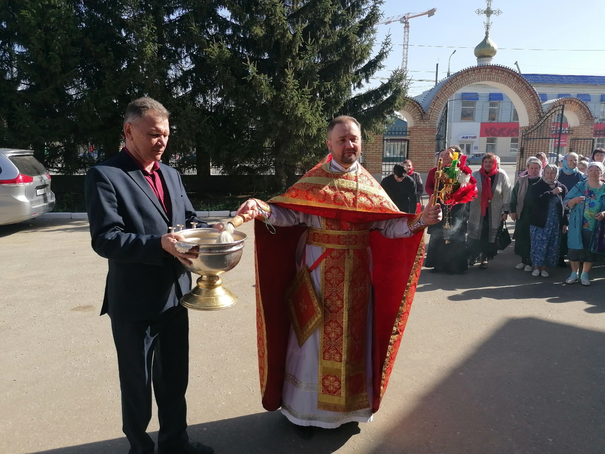 Во вторник Светлой седмицы протоиерей Александр Филиппов совершил Божественную литургию