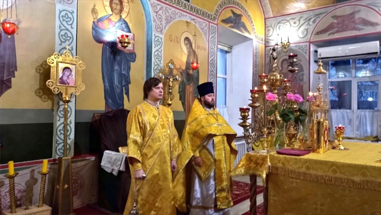 Богослужения в Неделю о мытаре и фарисее