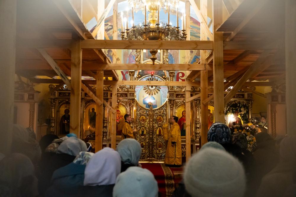 В канун престольного праздника митрополит Серафим совершил всенощное бдение в нашем храме