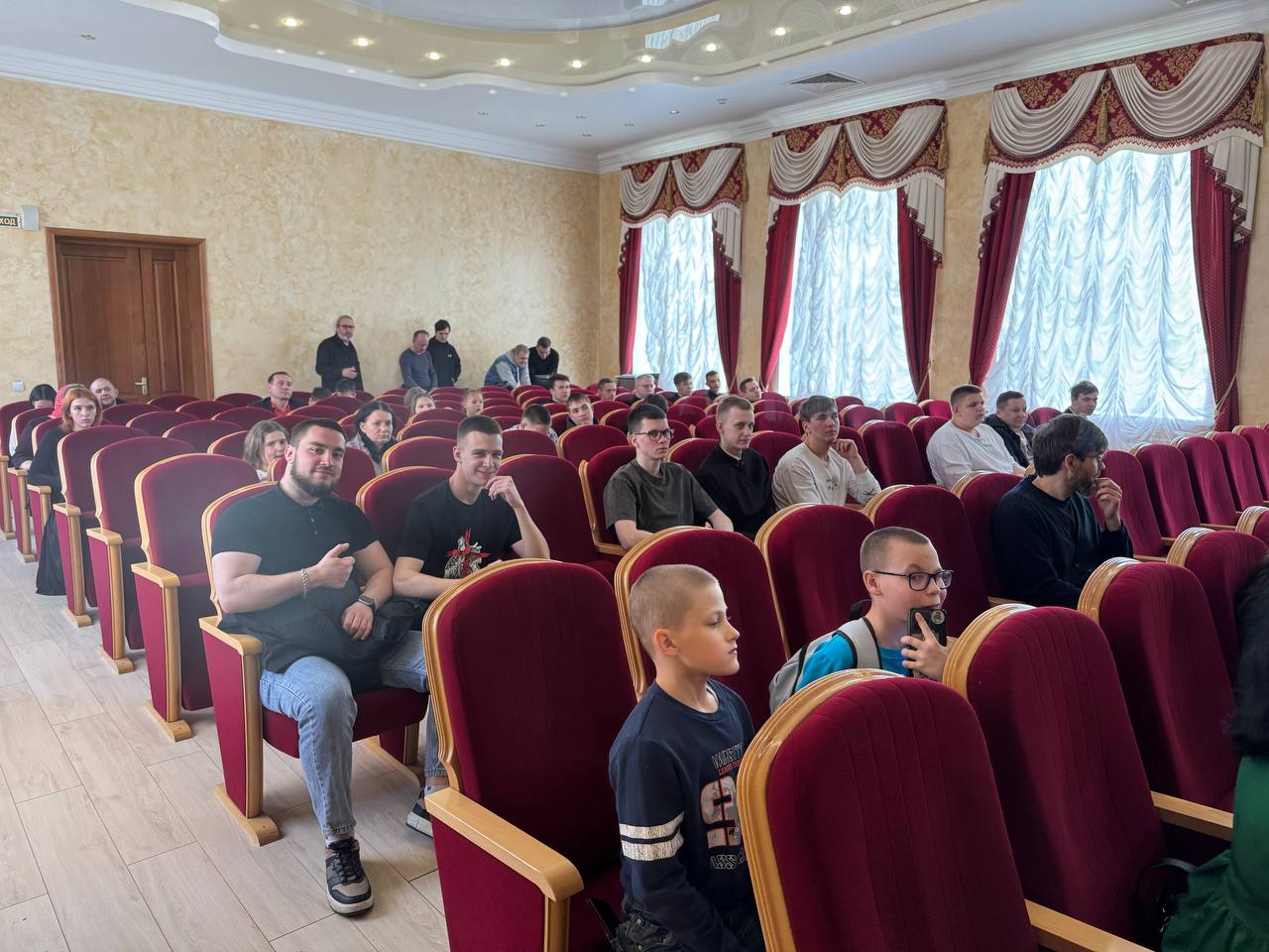 В Пензенской духовной семинарии состоялся концерт ВИА «Точка Света» из города Кузнецка