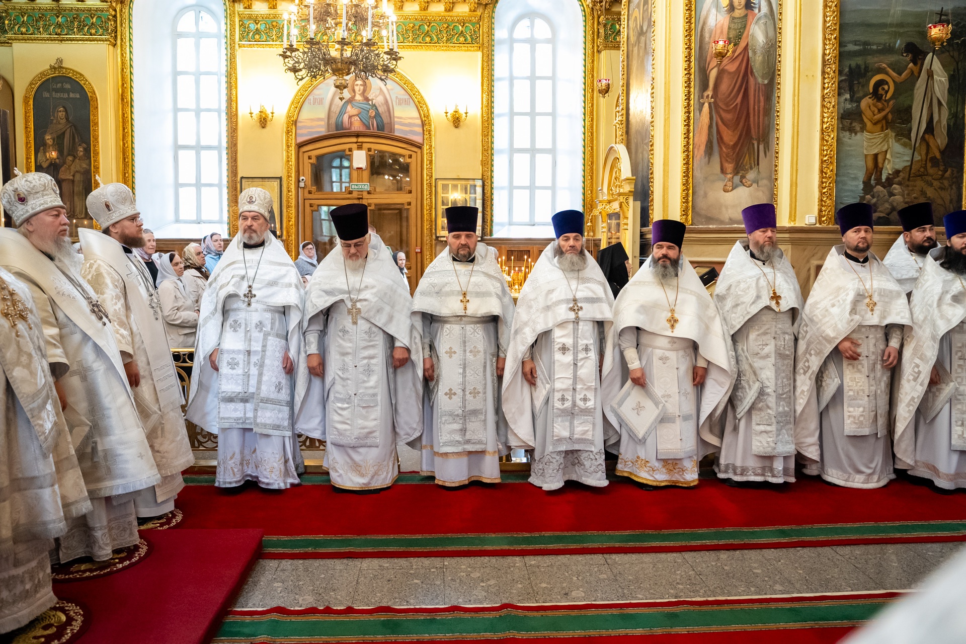 Протоиерей Александр Филиппов сослужил митрополиту Серафиму за литургией в Успенском соборе Пензы в 25-ю годовщину со дня кончины архиепископа Серафима (Тихонова) 