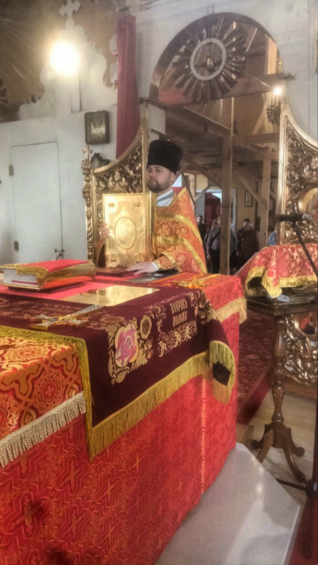 Богослужения в Неделю о самаряныне 