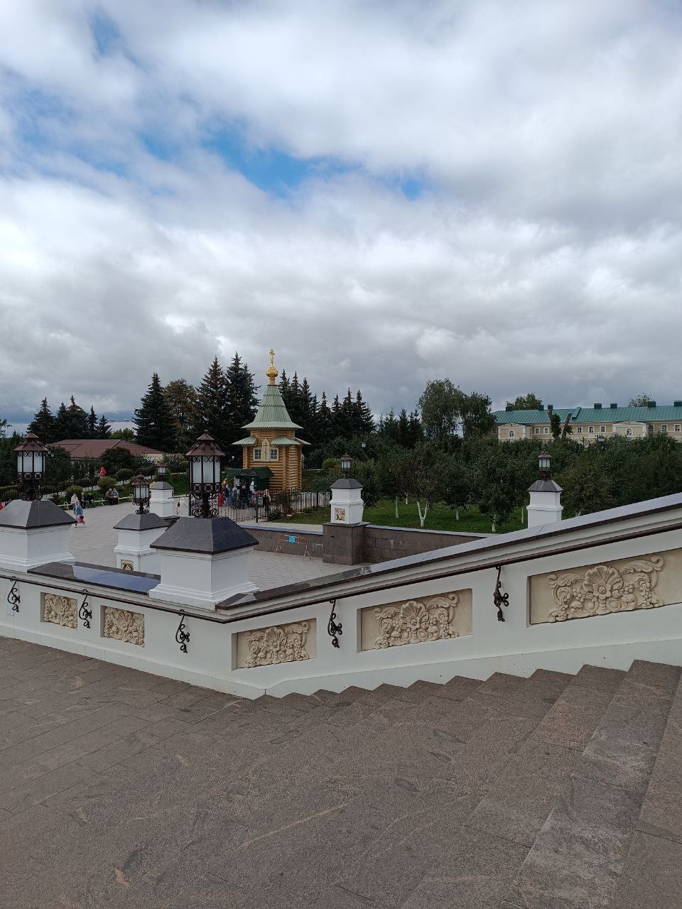 Преподаватели и студенты Пензенской духовной семинарии посетили Дивеево   