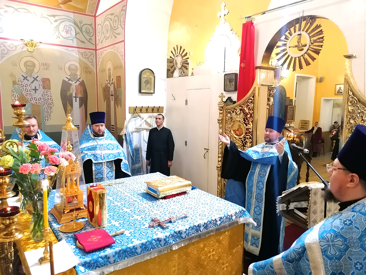 Всенощное бдение в канун праздника Покрова Пресвятой Богородицы