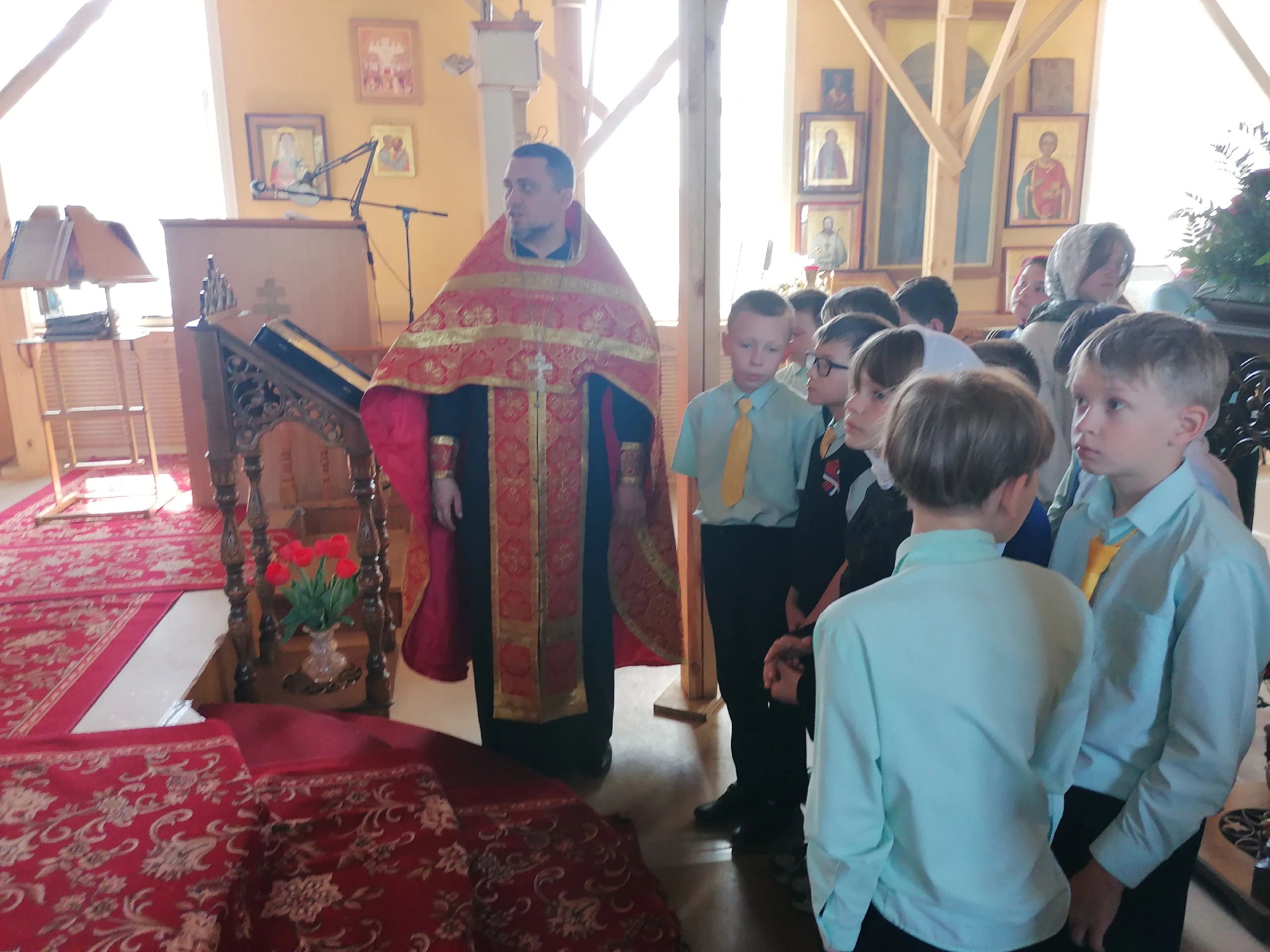 Иерей Владимир Журавлев встретился с учениками средней школы №60