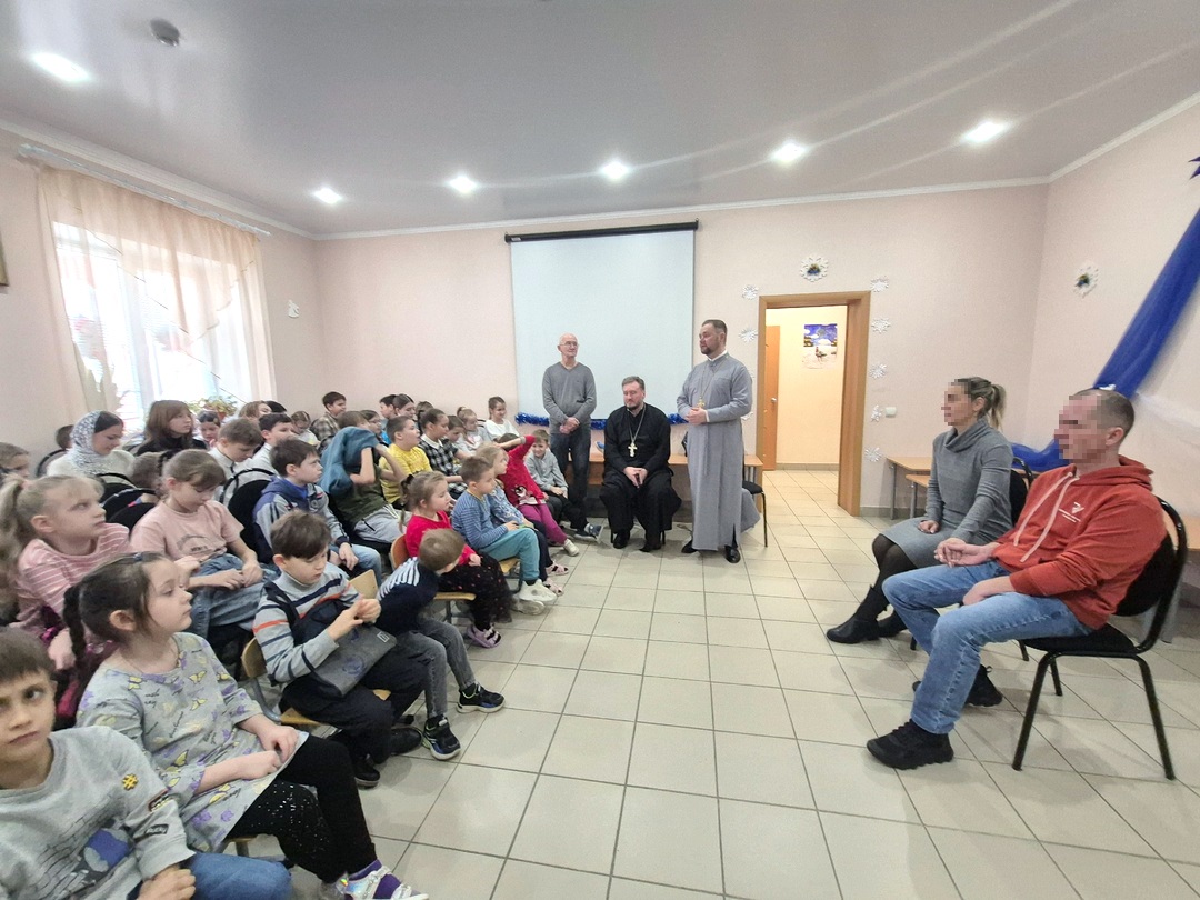 В воскресной школе Никольского храма встретились с воином – участником СВО