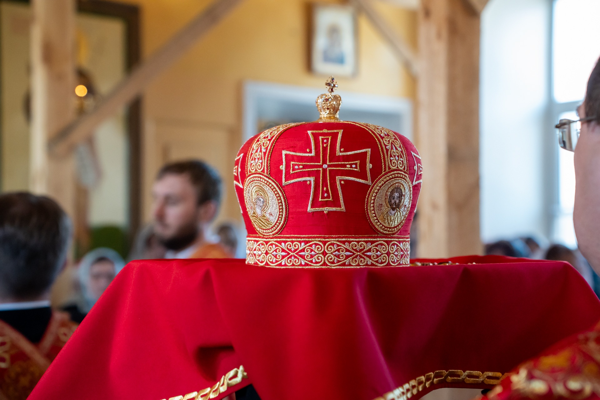 В день престольного праздника митрополит Серафим совершил литургию в нашем храме