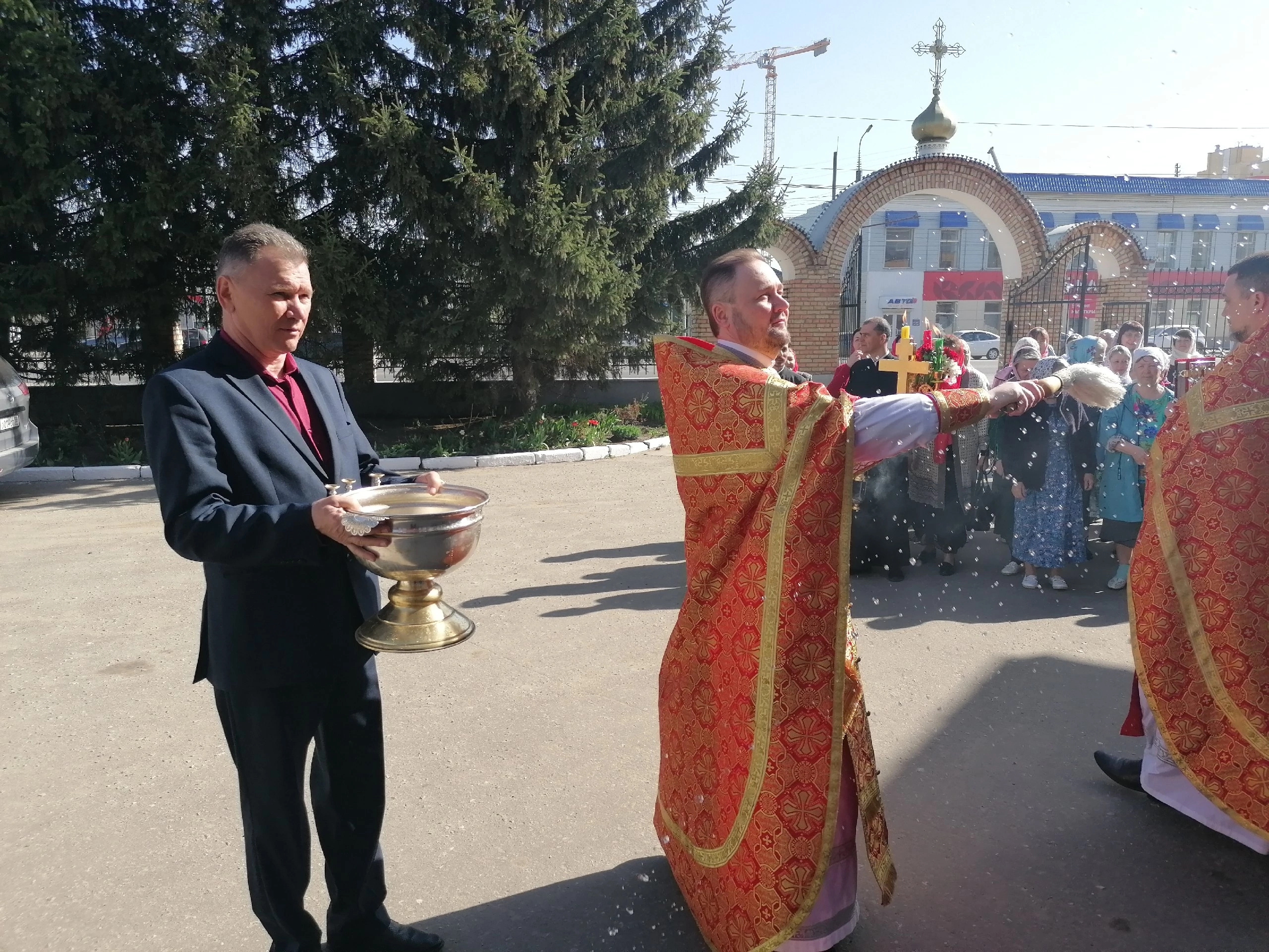 Во вторник Светлой седмицы протоиерей Александр Филиппов совершил Божественную литургию