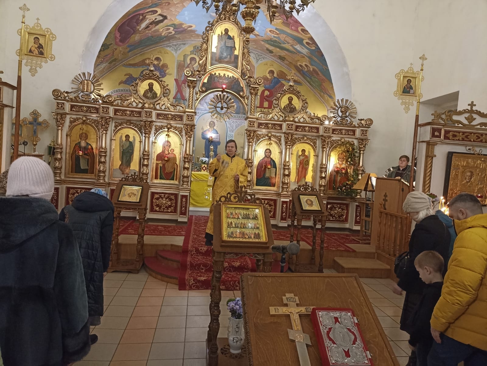 Протоиерей Антоний Шварев совершил Новогодний молебен