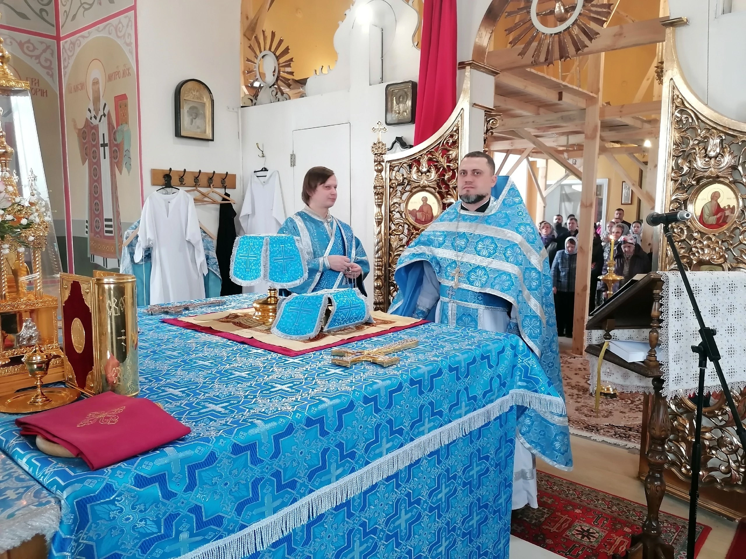 Богослужения в Неделю о блудном сыне 