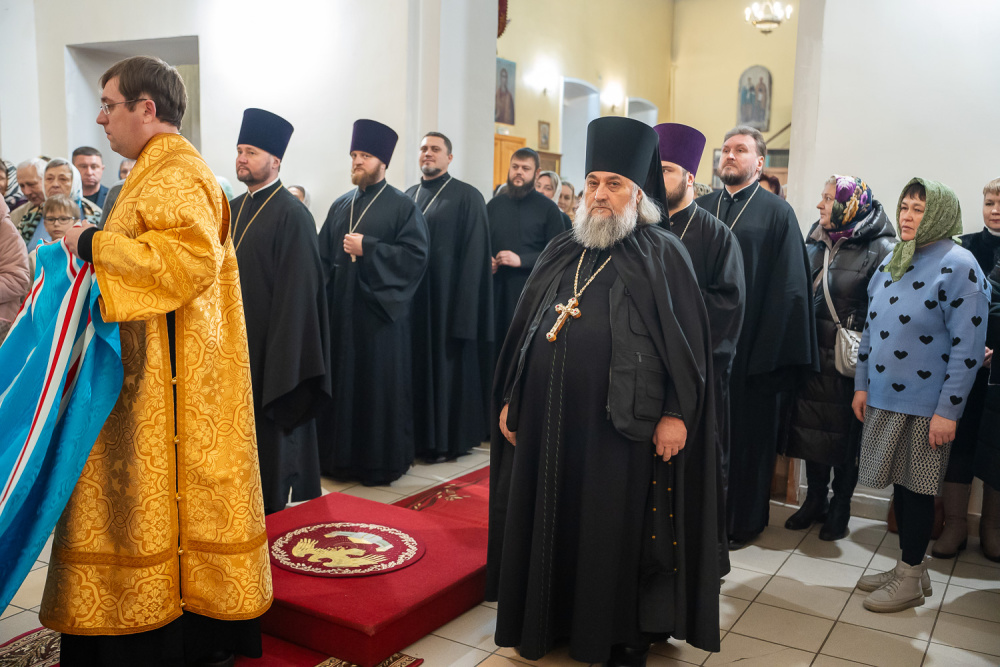 В канун престольного праздника митрополит Серафим совершил всенощное бдение в нашем храме