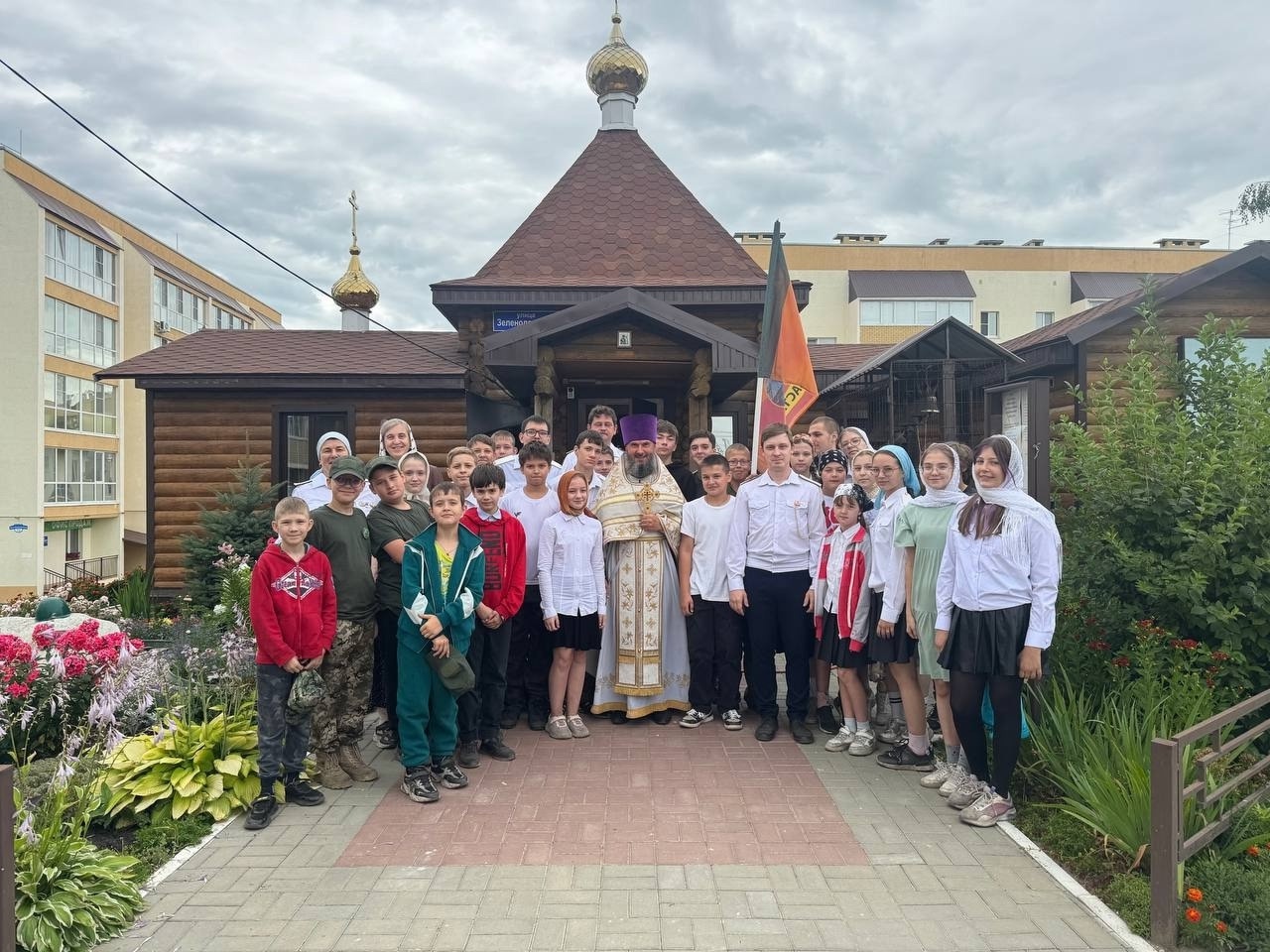 Воспитанники воскресной школы "Азбука веры" участвовали в походе «Лесной Город»