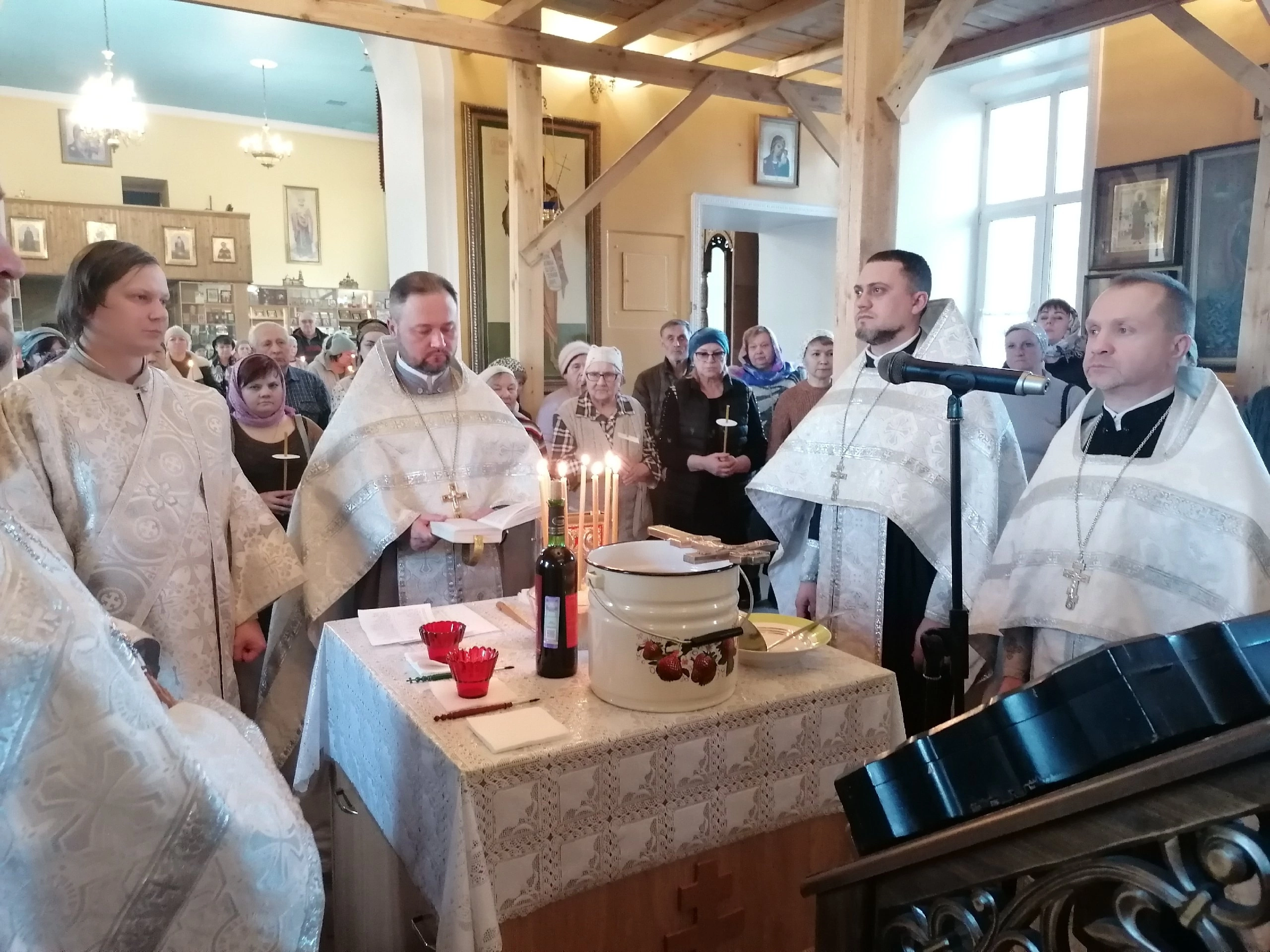 Протоиерей Александр Филиппов совершил Таинство Соборования 