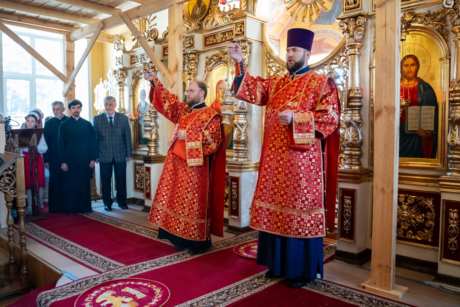 В день престольного праздника митрополит Серафим совершил литургию в нашем храме
