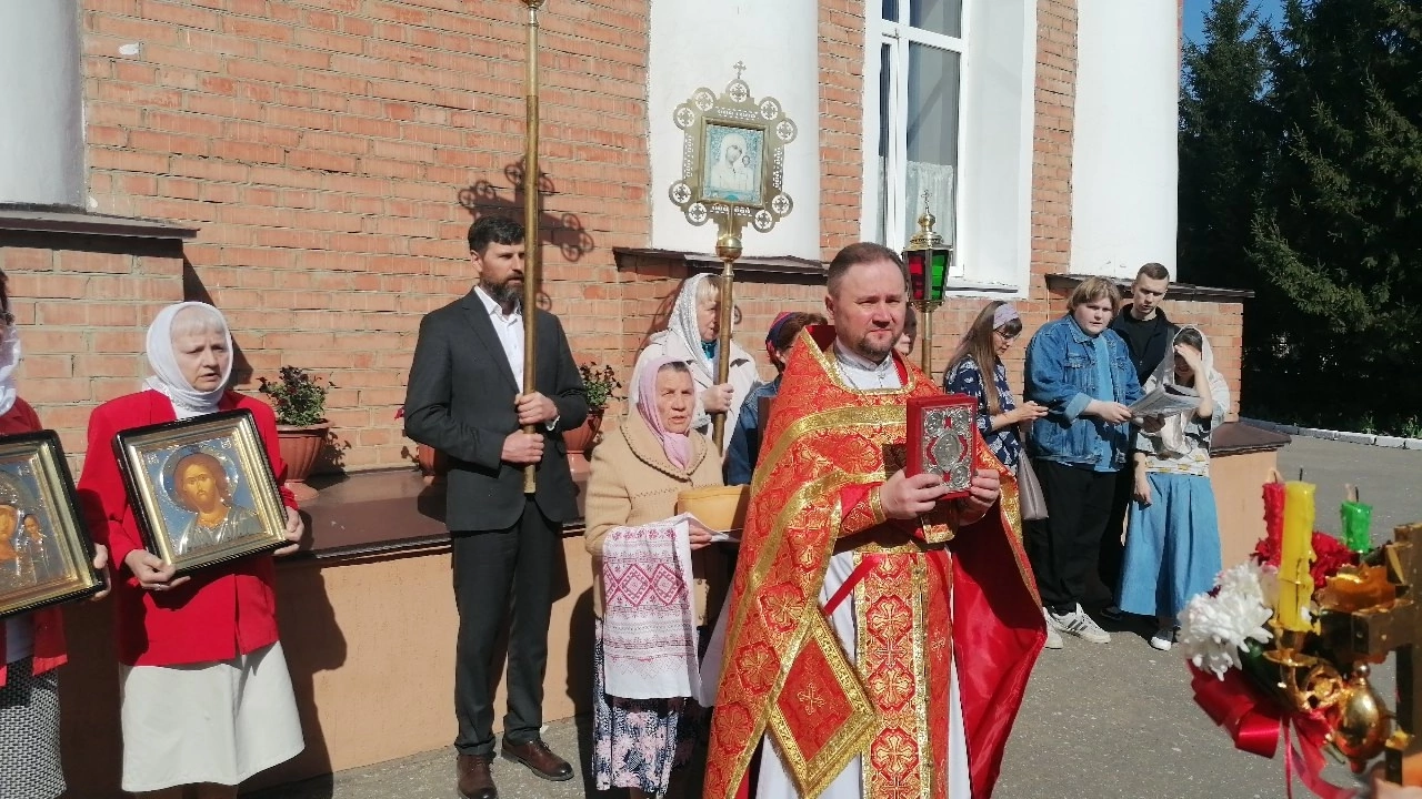 Во вторник Светлой седмицы протоиерей Александр Филиппов совершил Божественную литургию