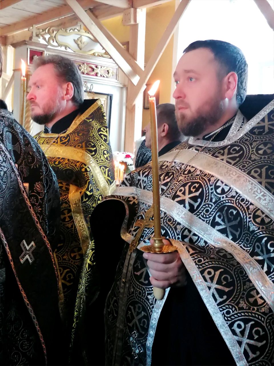 Протоиерей Александр Филиппов совершил утреню Великой Субботы с чином погребения 