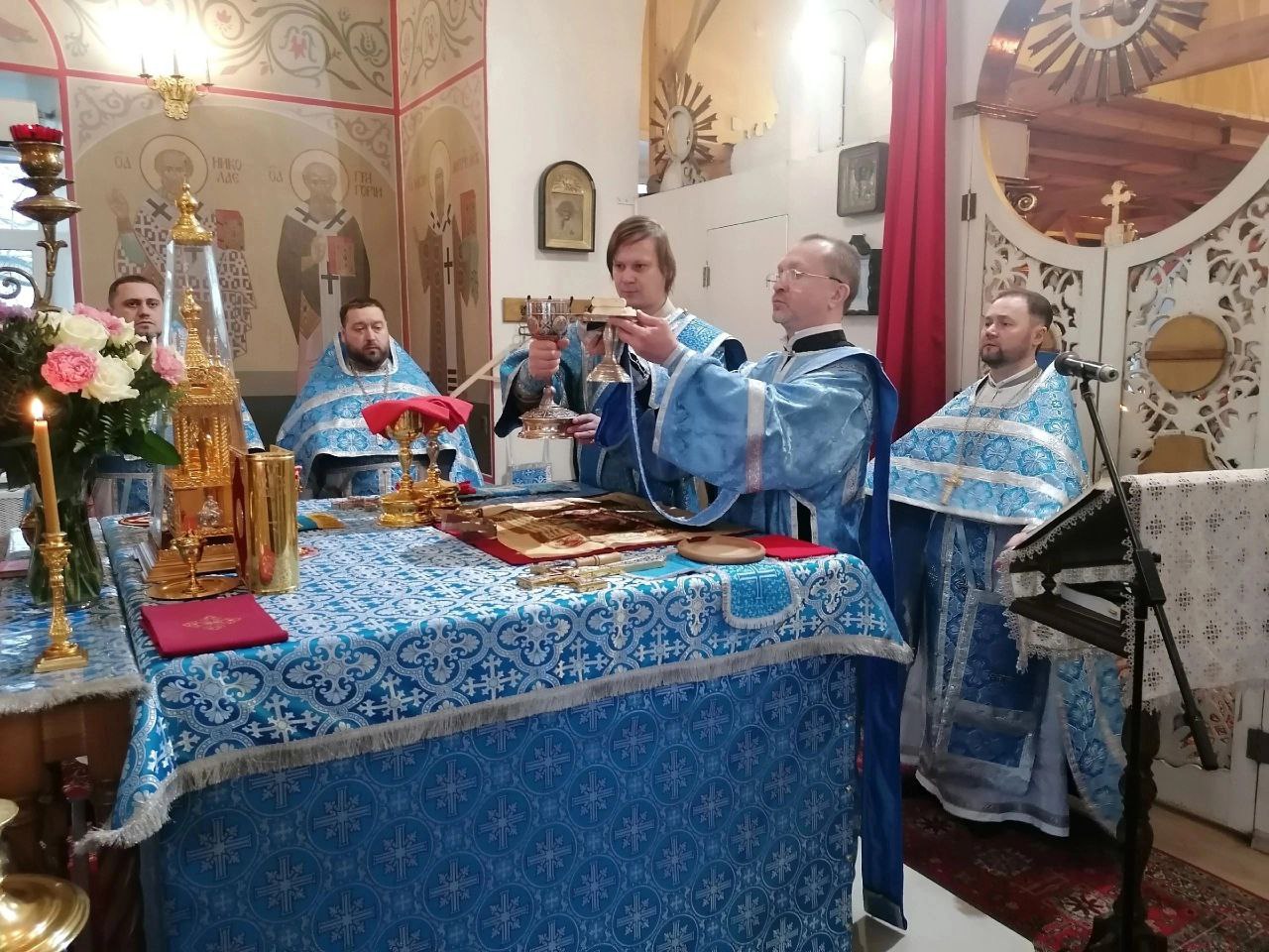 Празднование Введение во храм Пресвятой Богородицы