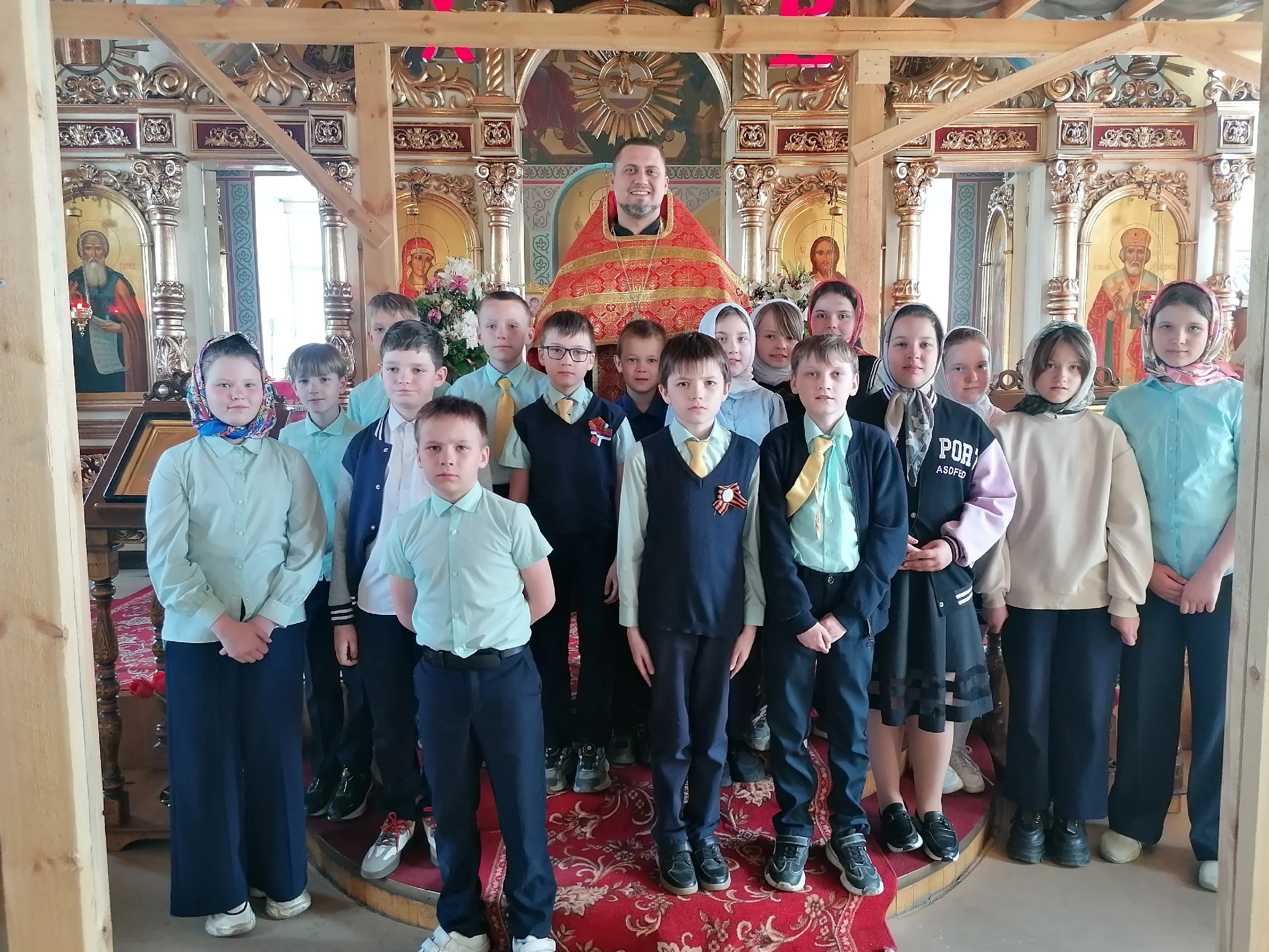 Иерей Владимир Журавлев встретился с учениками средней школы №60