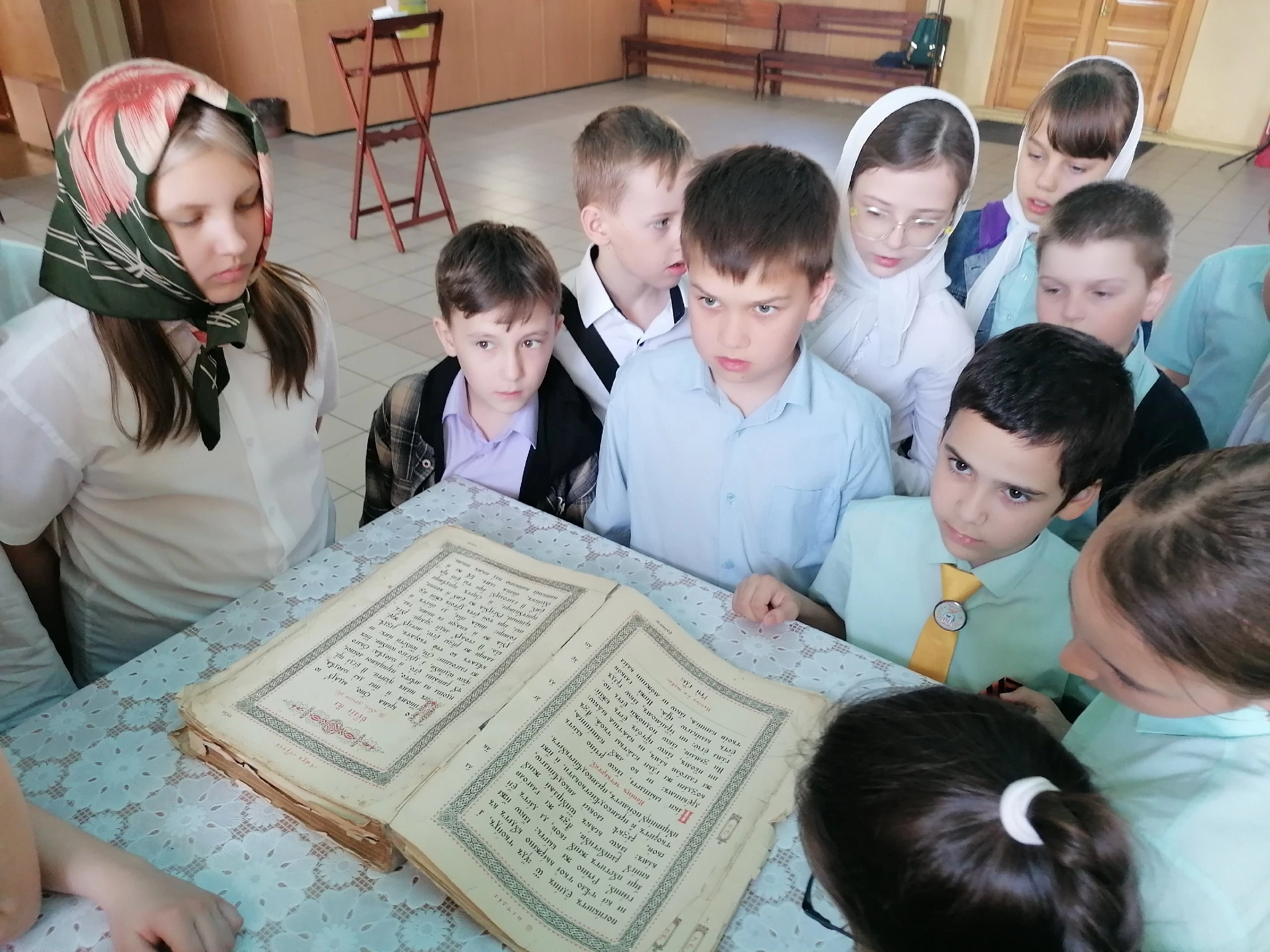 Встреча священника с учениками средней школы №60