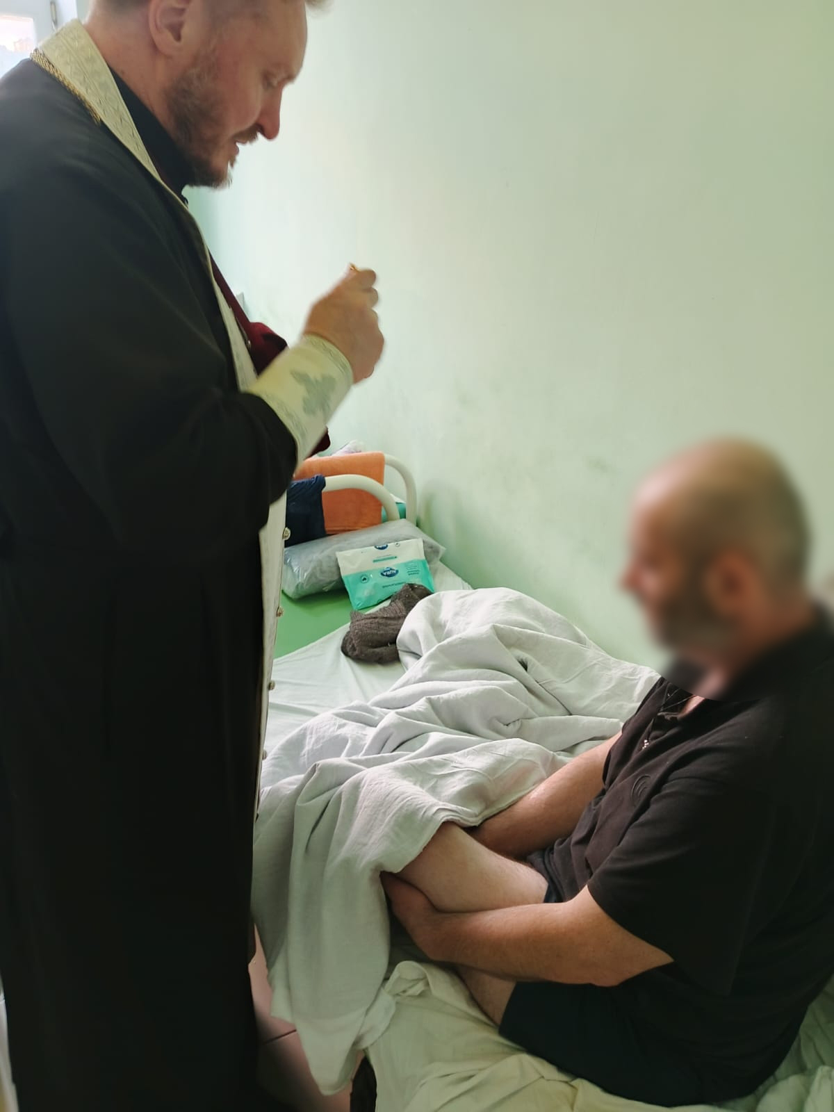 Священники посетили раненых участников СВО в военном госпитале Пензы